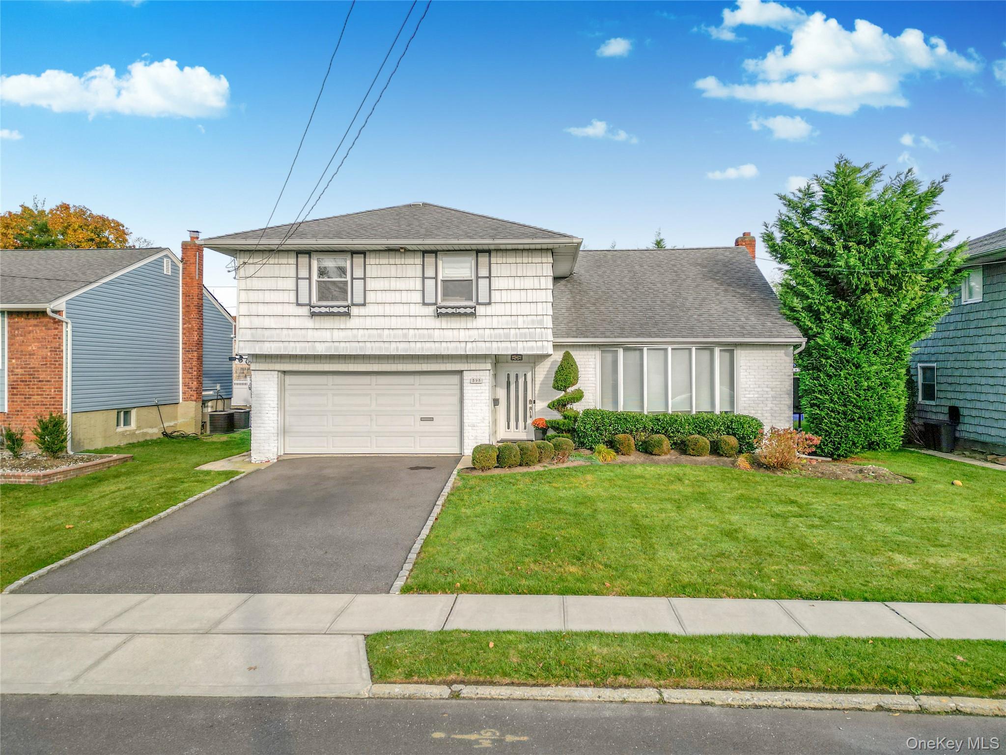 #1 photo, 598 Church Avenue, מחוז נסאו Woodmere , NY 11598