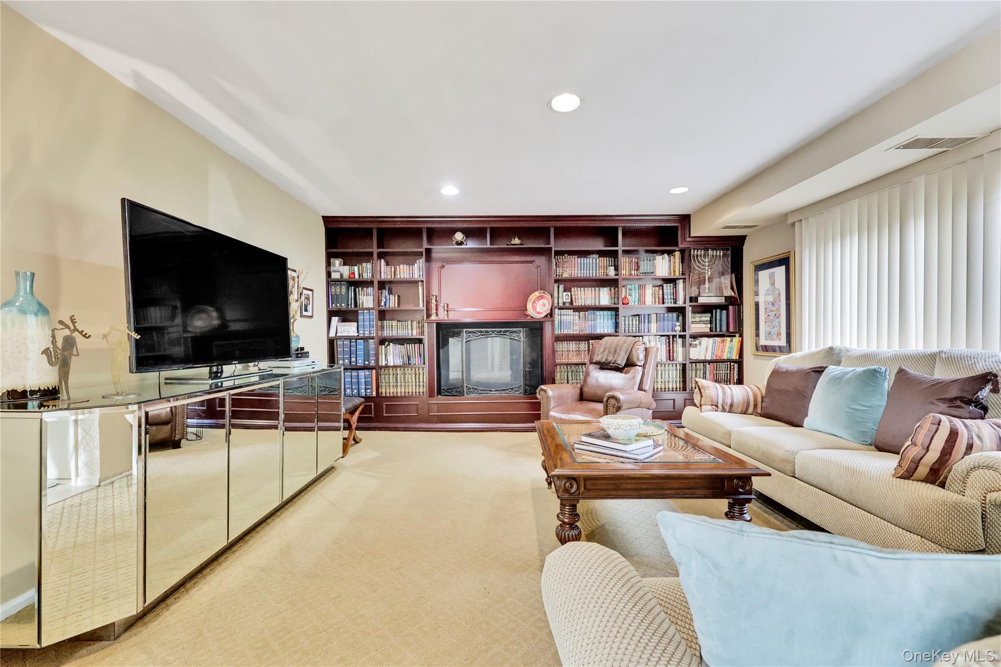 #19 photo, 598 Church Avenue, מחוז נסאו Woodmere , NY 11598