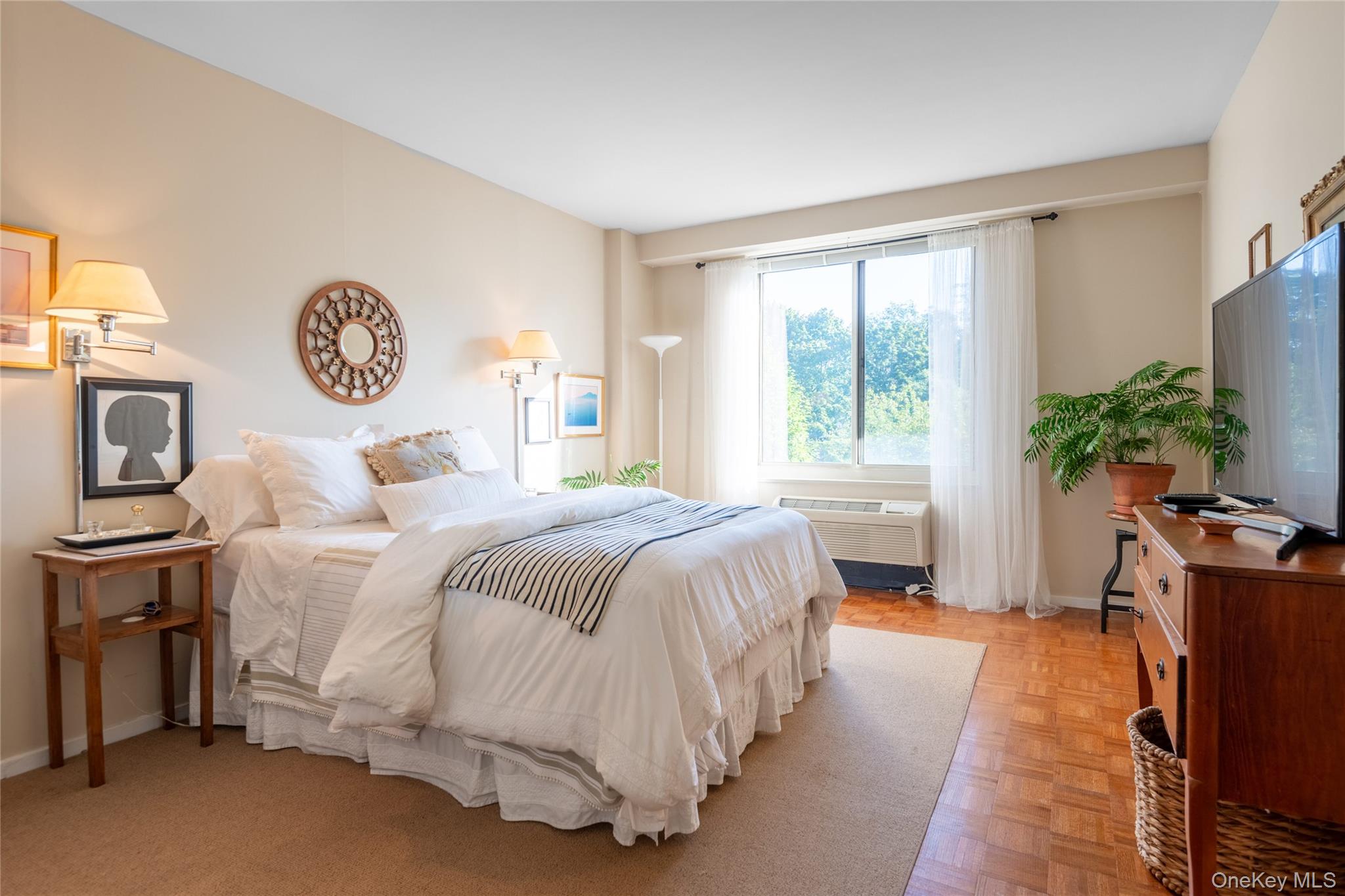 #13 photo, 100 Hilton Avenue, 长岛 花园城 Garden City , NY 11530