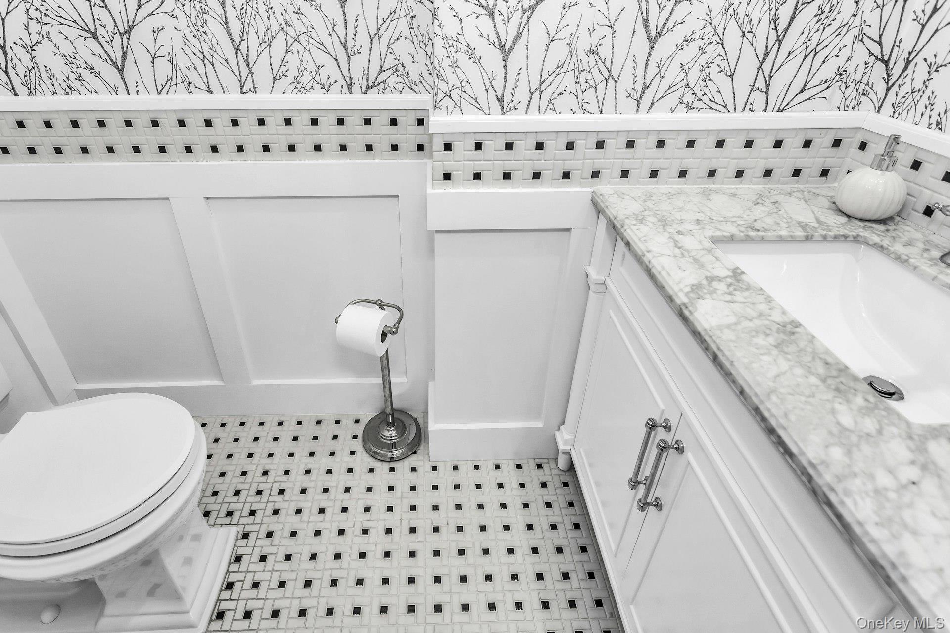 #14 photo, 31 Cambridge Drive, Copiague , NY 11726