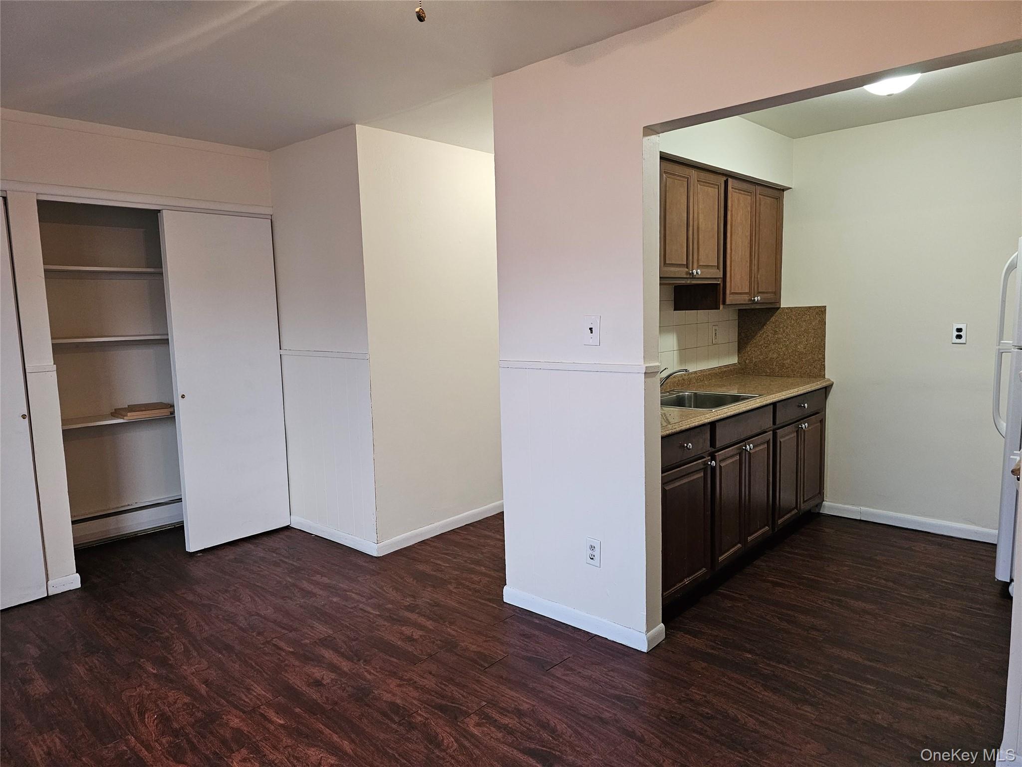 #6 photo, 80 Kennedy Drive, 纽约州 West Haverstraw , NY 10993