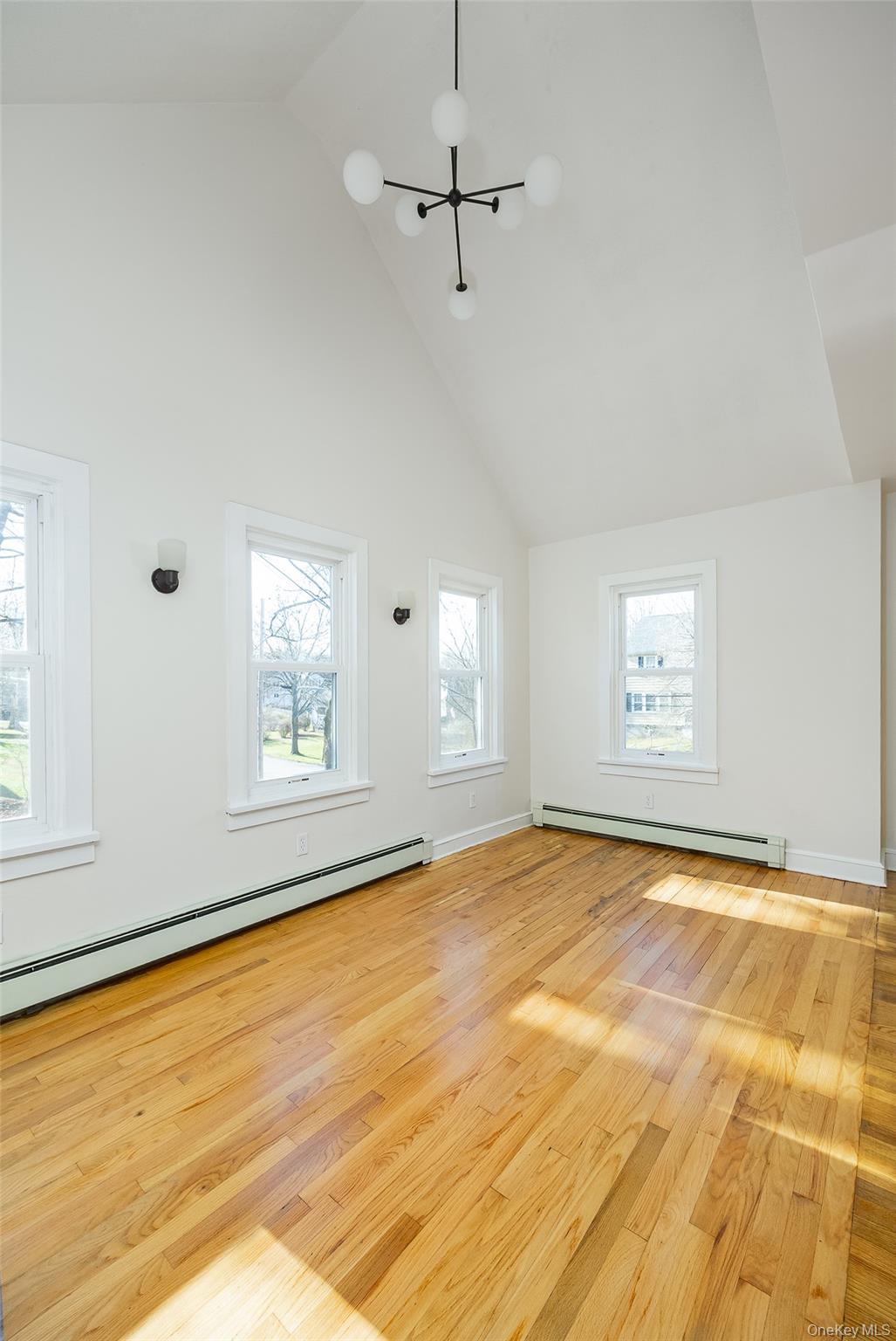 #4 photo, 4 Walnut Street, 뉴욕주 Poughkeepsie , NY 12601