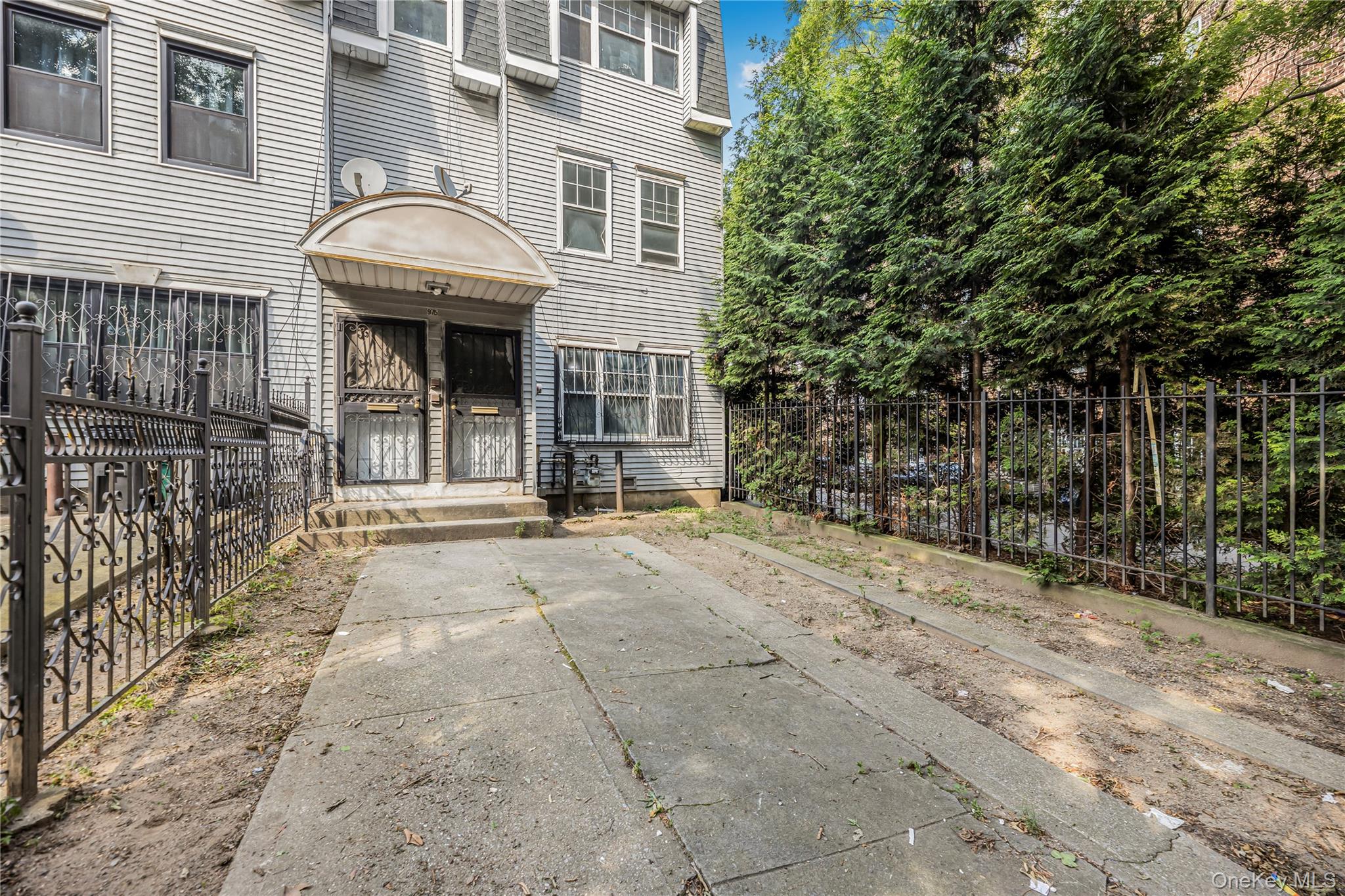 #3 photo, 975 E 178th Street, 브롱크스 Bronx , NY 10460