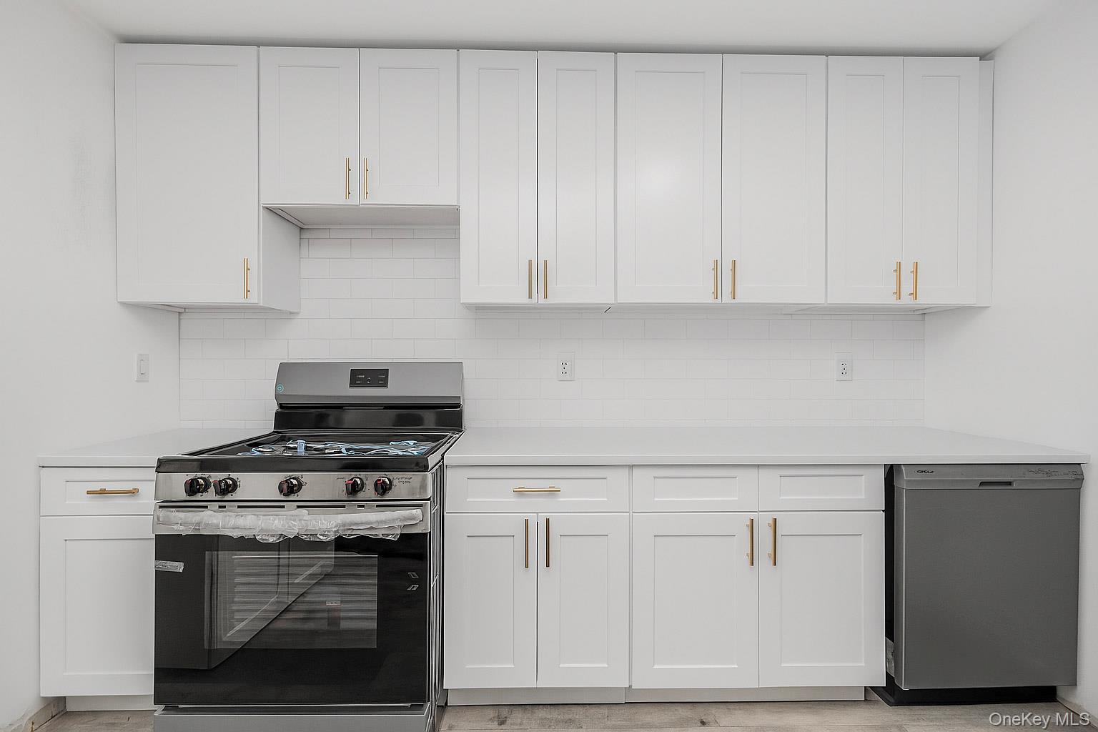 #8 photo, 975 E 178th Street, 브롱크스 Bronx , NY 10460