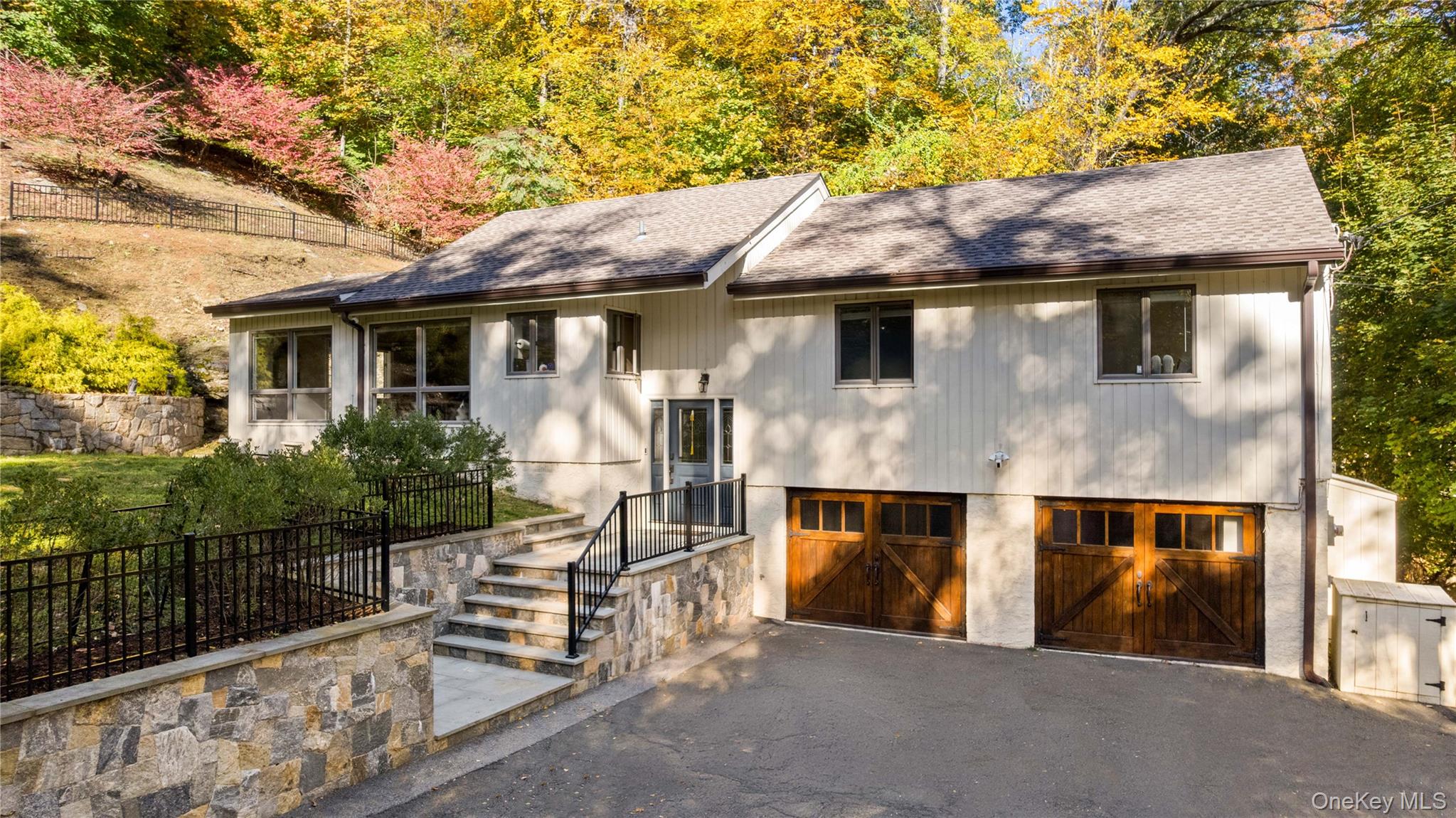 #1 photo, 16 Highclere Lane, Valhalla , NY 10595