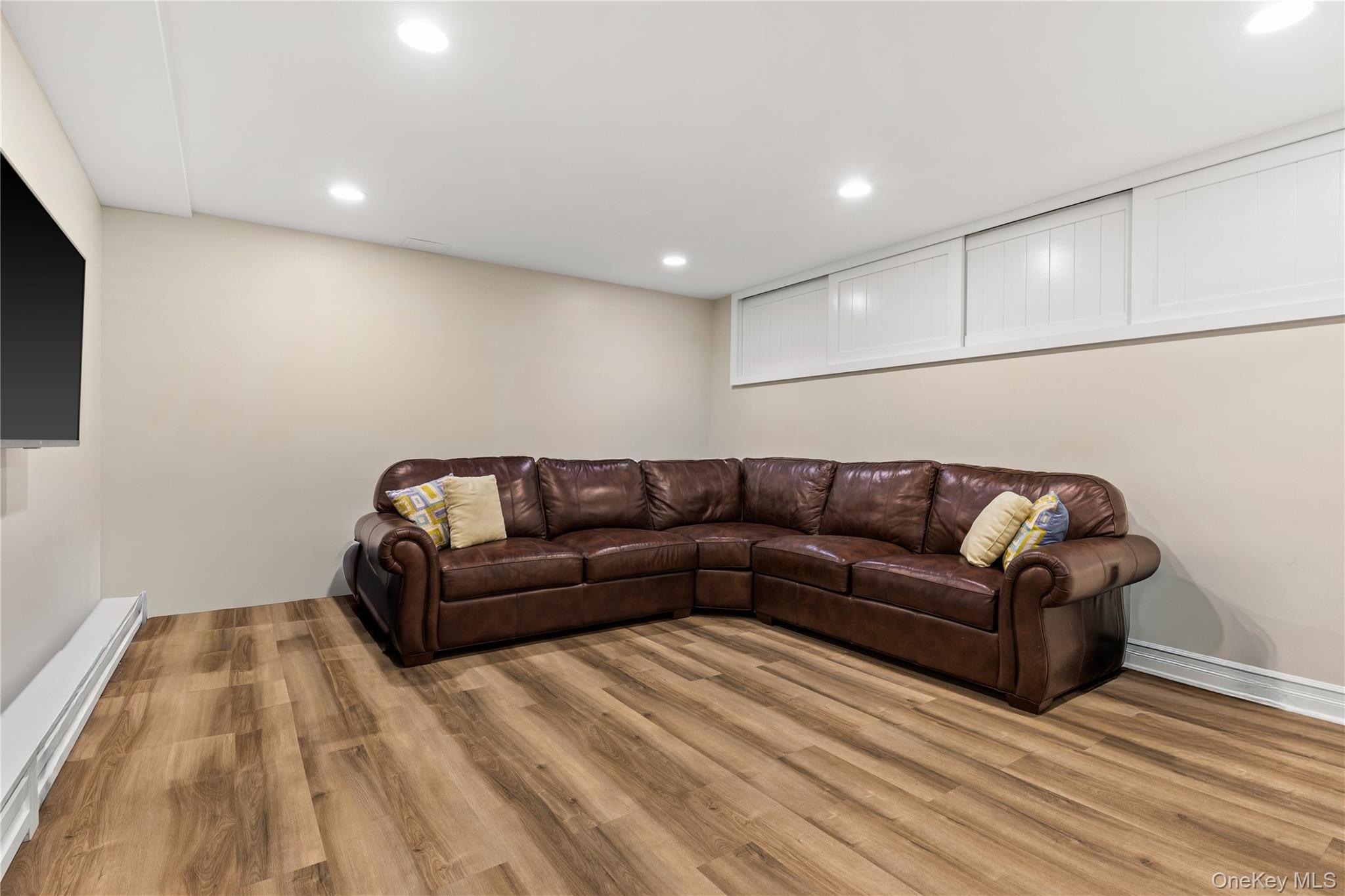 #17 photo, 16 Highclere Lane, Valhalla , NY 10595