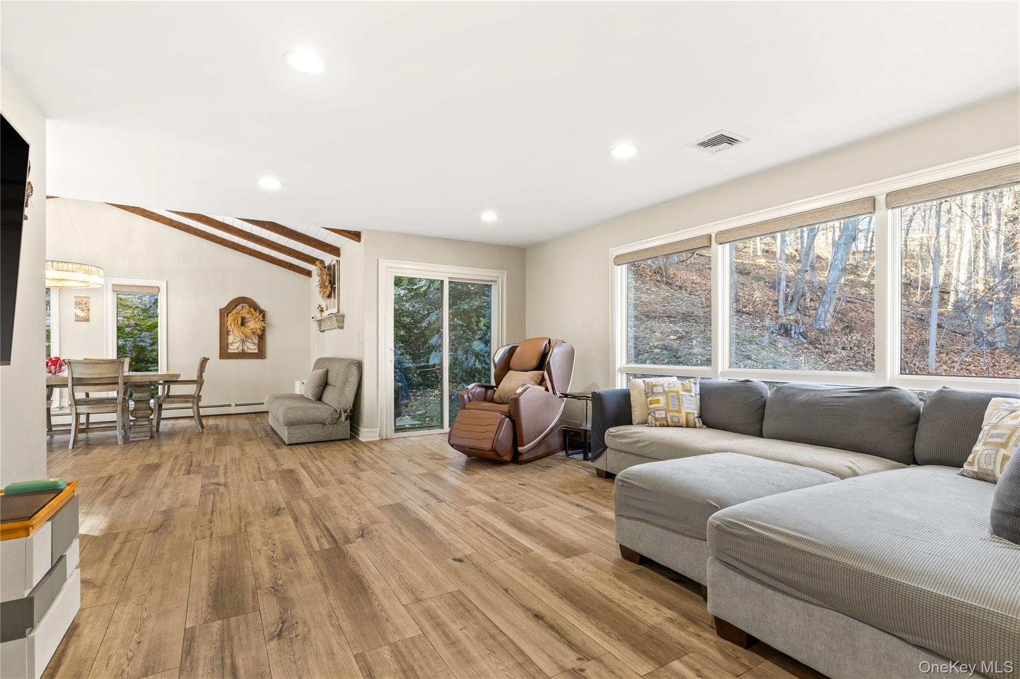 #3 photo, 16 Highclere Lane, Valhalla , NY 10595