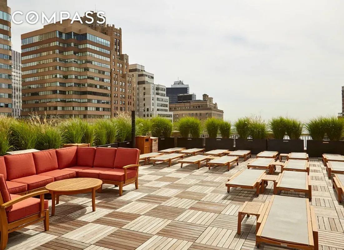 #7 photo, 88 Greenwich Street, Financial District , NY 10006