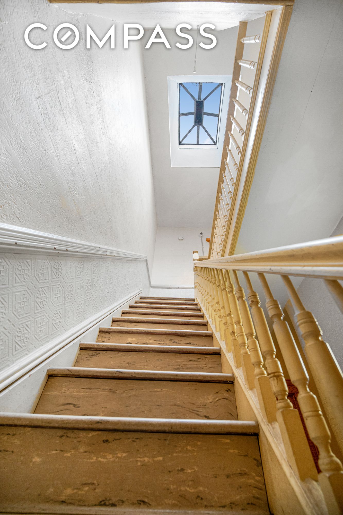 #8 photo, 71-18 Myrtle Avenue, Glendale , NY 11385