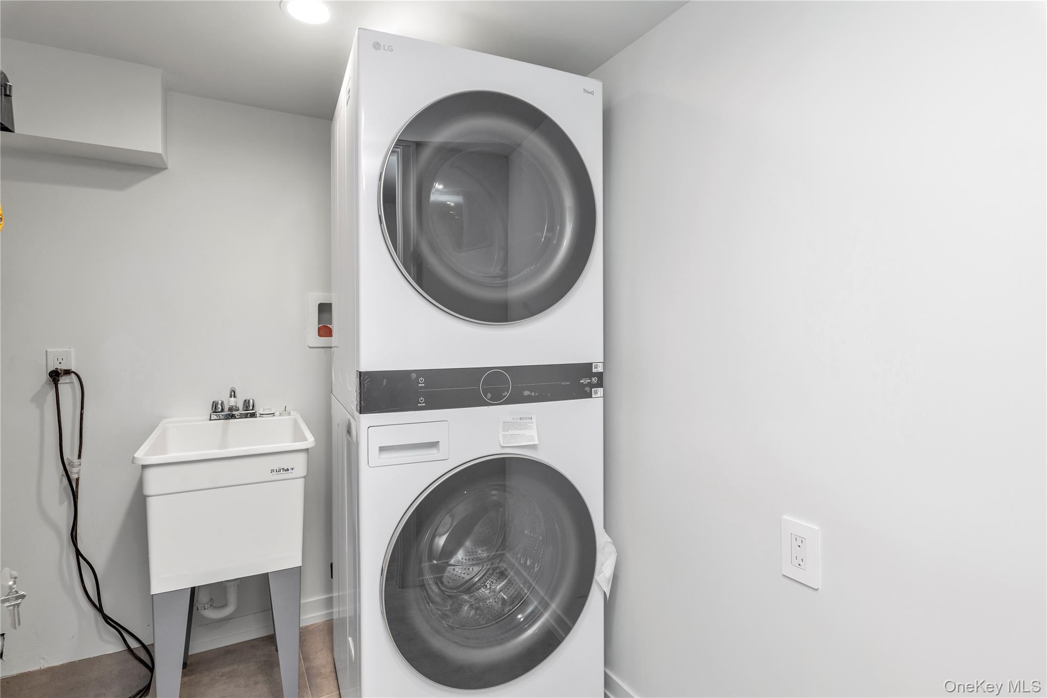 #9 photo, 157 Lincoln Avenue, नासाउ काउंटी Mineola , NY 11501