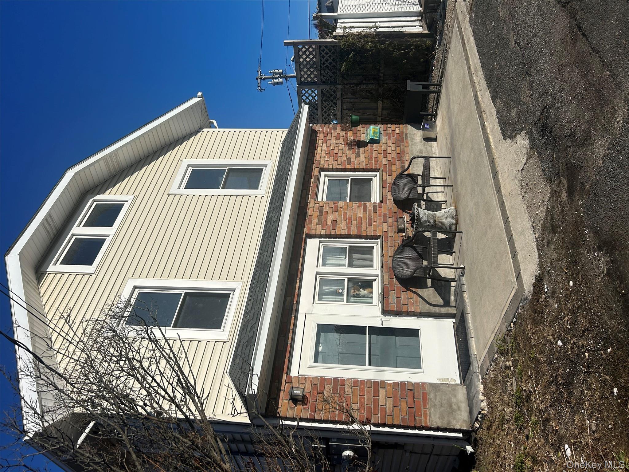#1 photo, 25 Auburn Avenue, 롱 아일랜드 Bay Shore , NY 11706