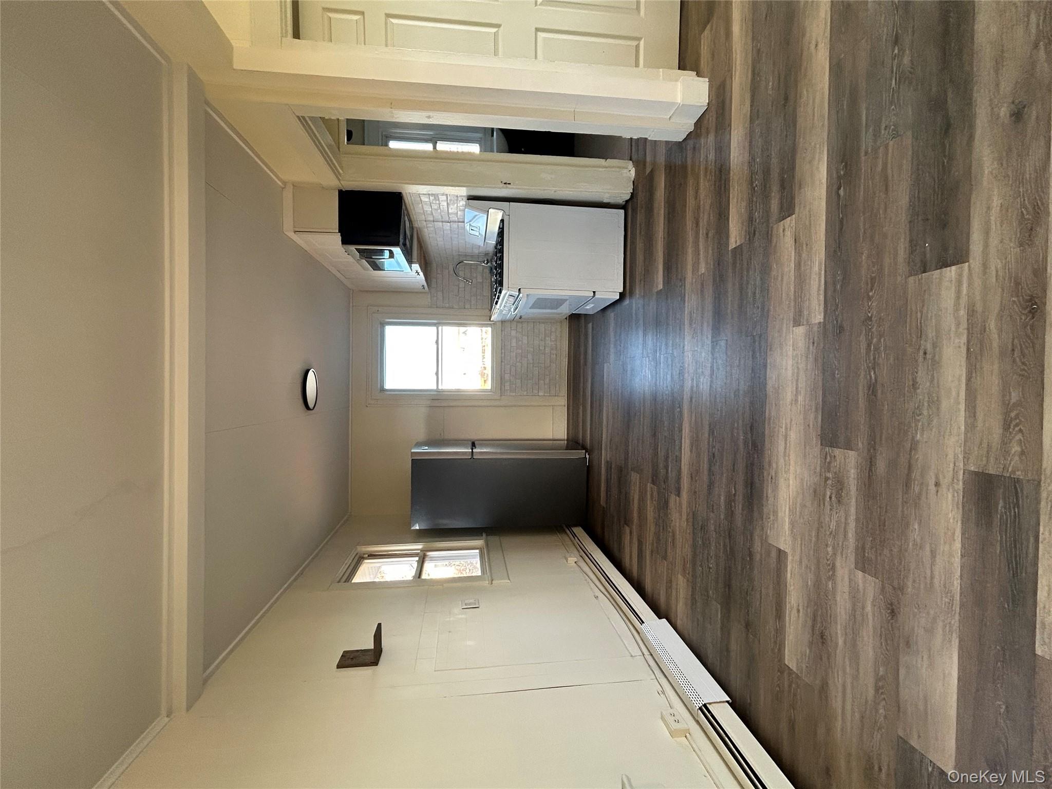 #3 photo, 25 Auburn Avenue, 롱 아일랜드 Bay Shore , NY 11706