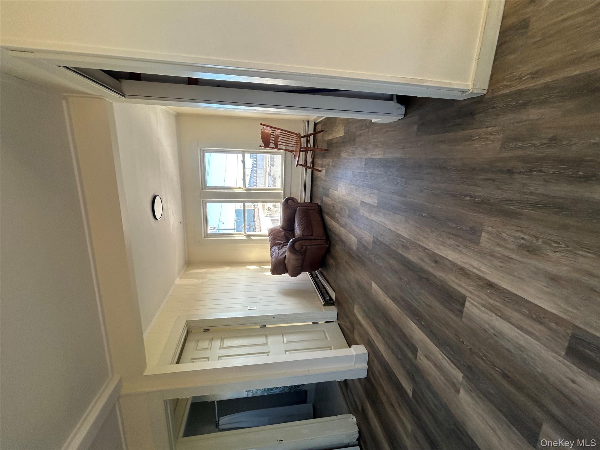 #5 photo, 25 Auburn Avenue, 롱 아일랜드 Bay Shore , NY 11706