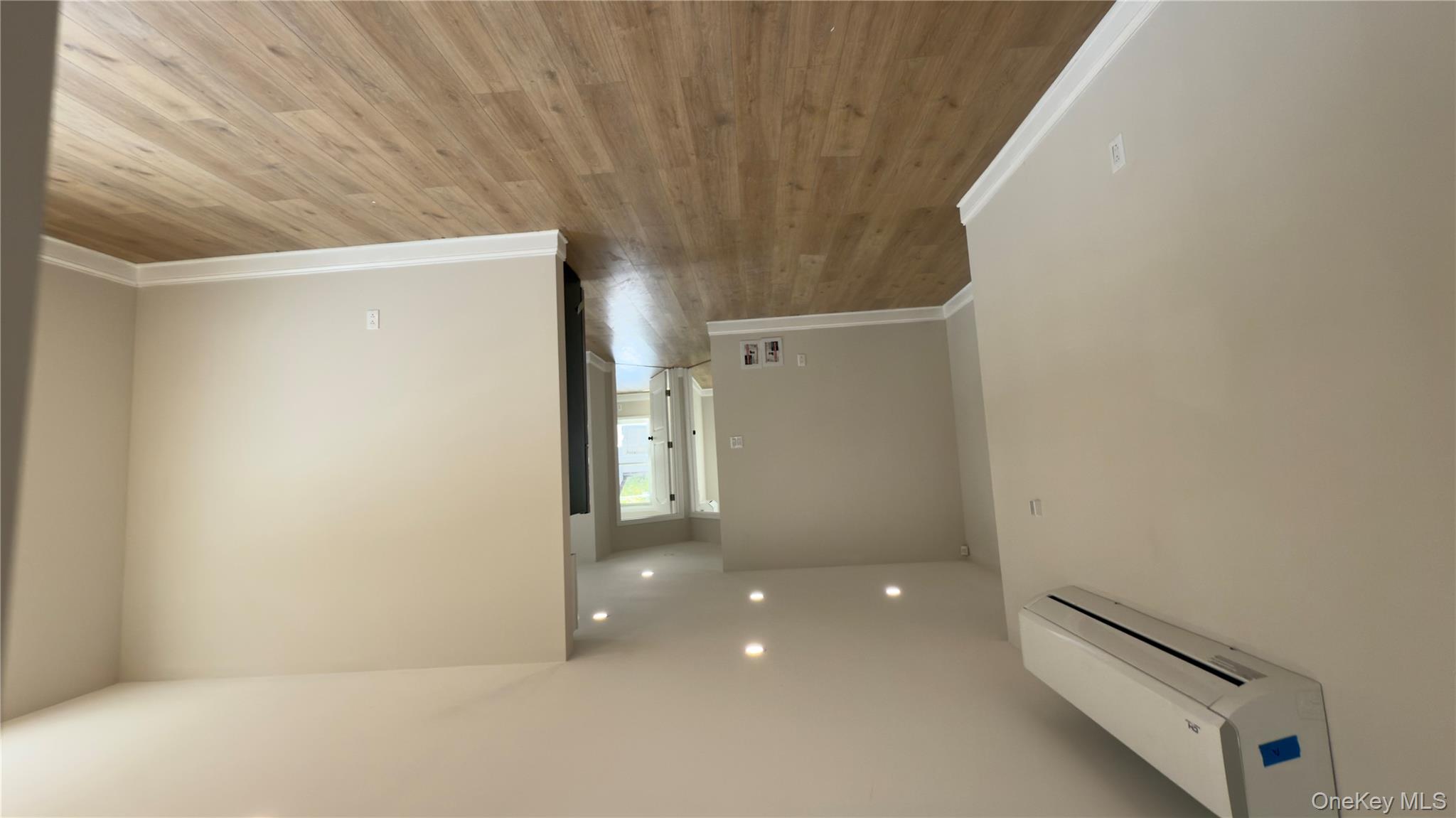 #5 photo, 120 linden, Hempstead , NY 11550