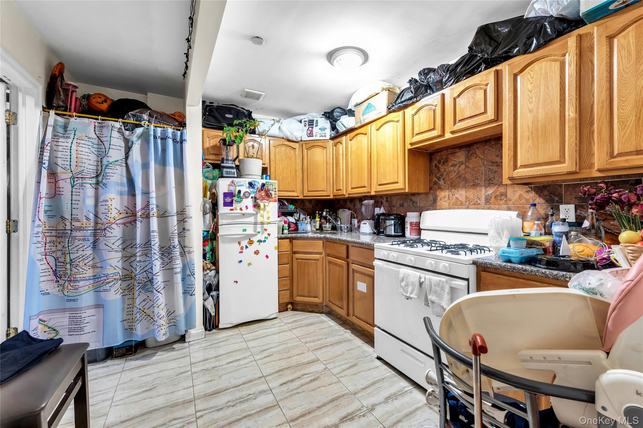 #3 photo, 102-18 Radcliff Avenue, קווינס Corona , NY 11368