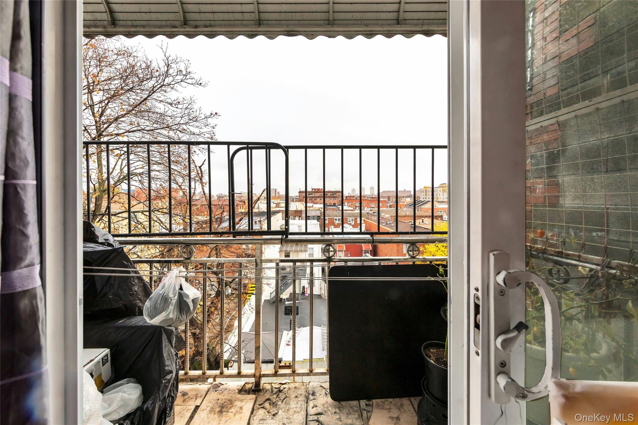 #5 photo, 102-18 Radcliff Avenue, קווינס Corona , NY 11368