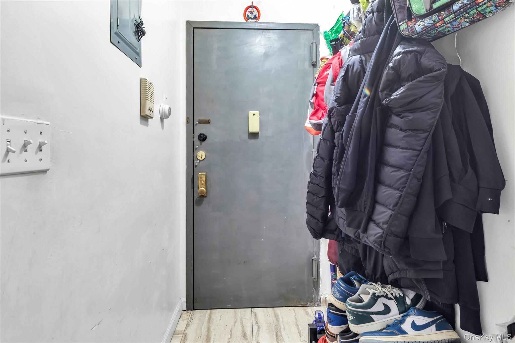 #9 photo, 102-18 Radcliff Avenue, קווינס Corona , NY 11368