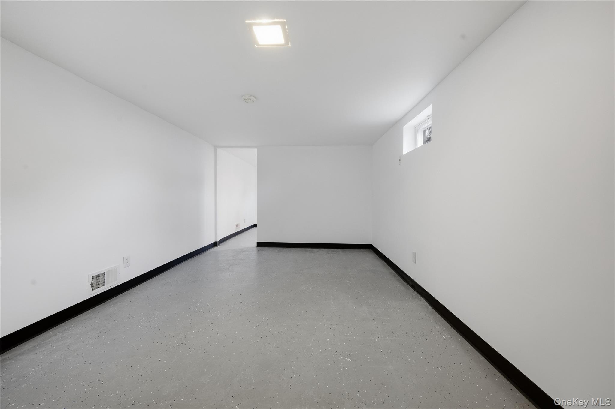 #16 photo, 26 Wilshire Drive, North Babylon , NY 11703