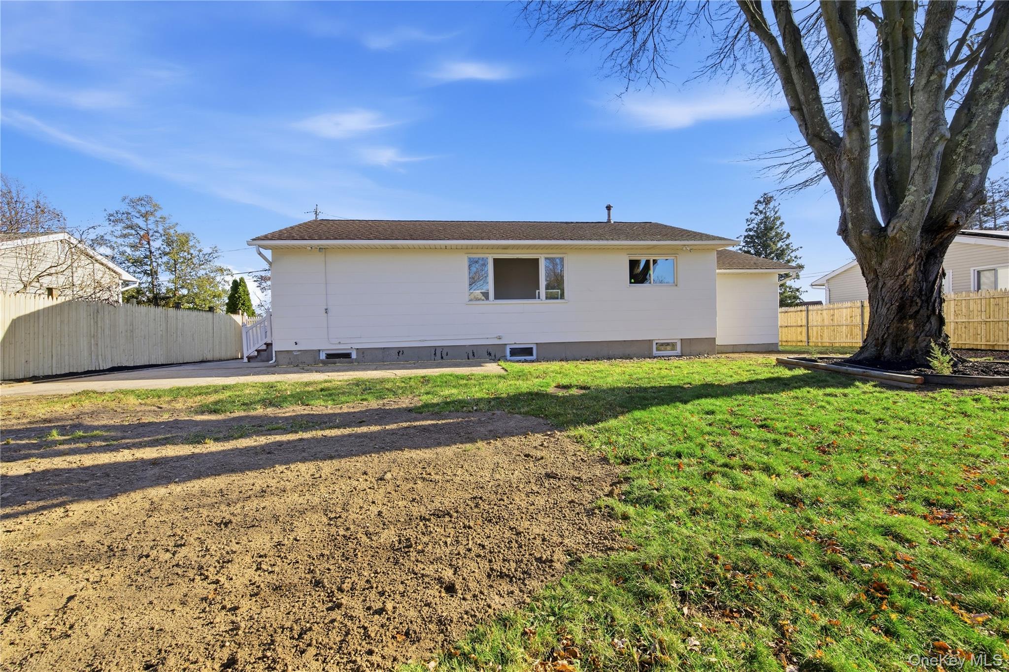 #4 photo, 26 Wilshire Drive, North Babylon , NY 11703