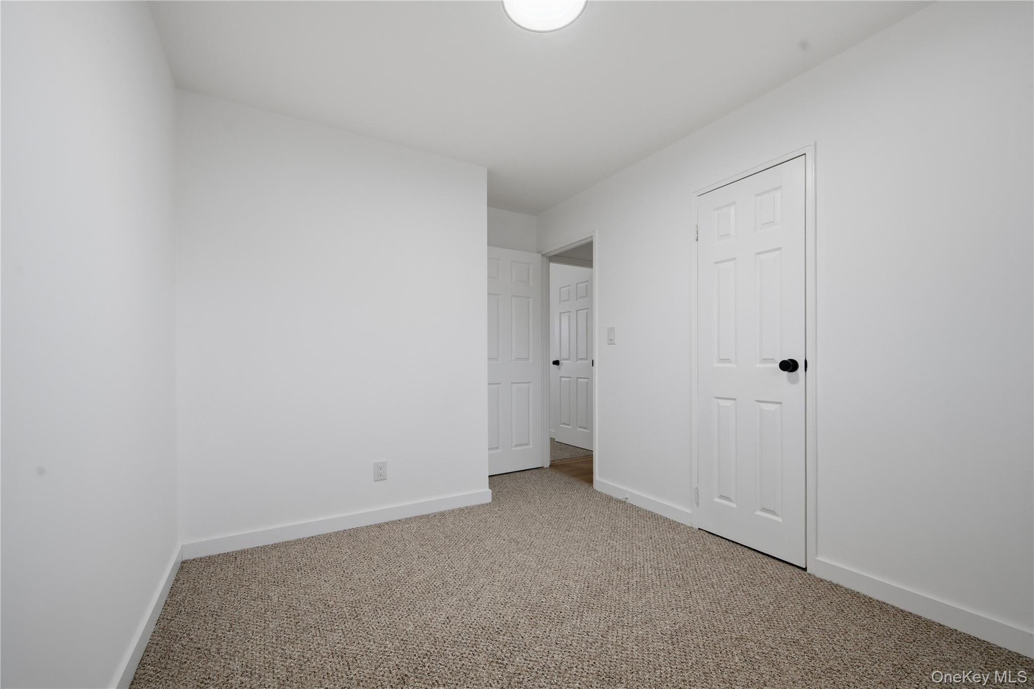 #8 photo, 26 Wilshire Drive, North Babylon , NY 11703