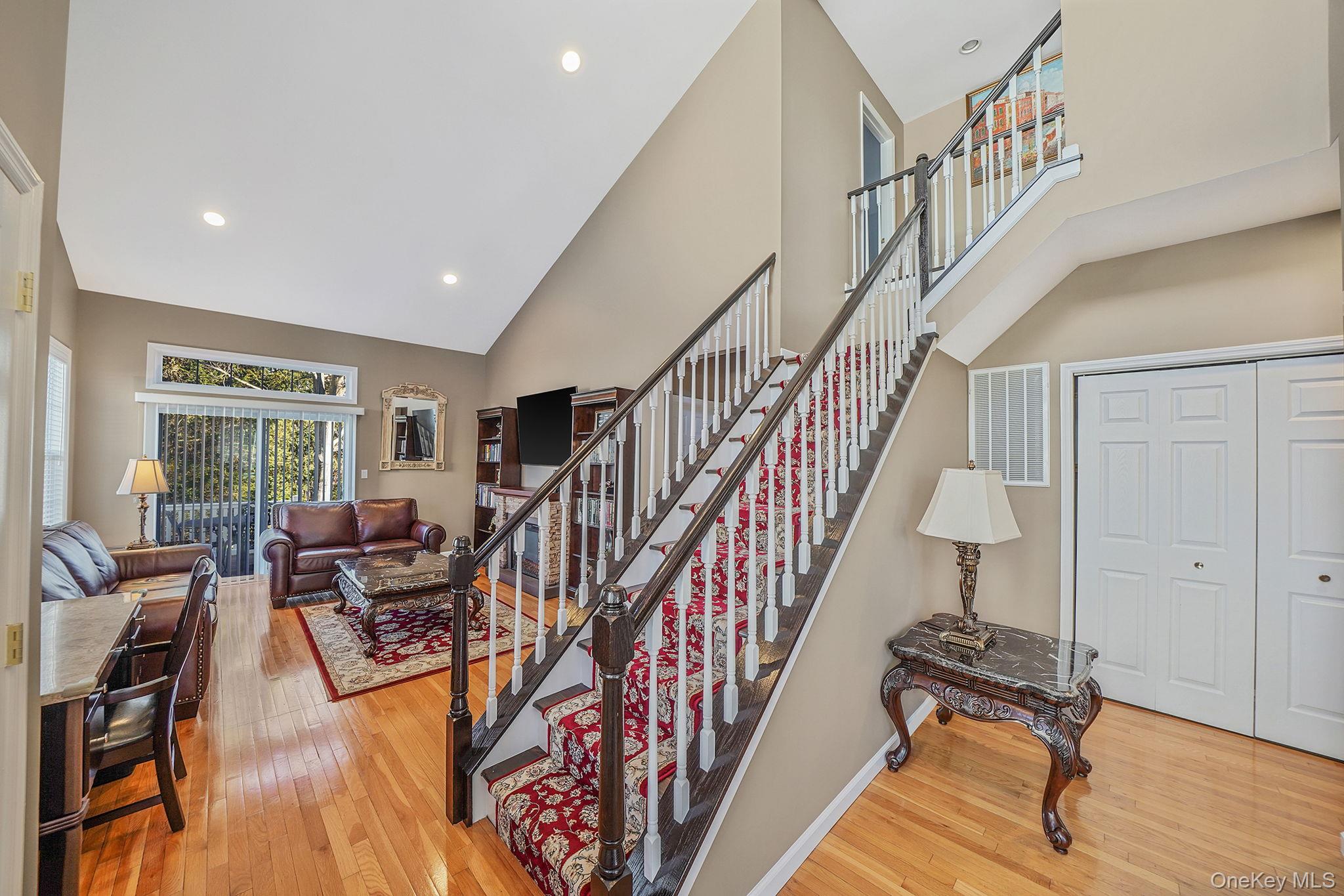 #16 photo, 96 Manitou Trail, מחוז סאפוק Kings Park , NY 11754