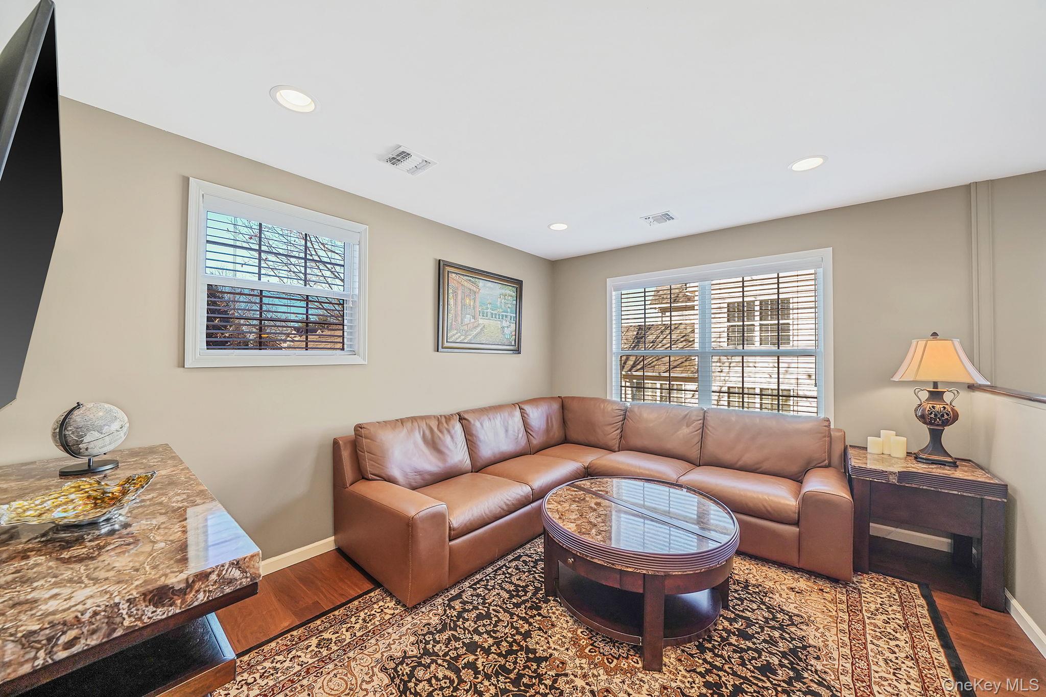 #18 photo, 96 Manitou Trail, מחוז סאפוק Kings Park , NY 11754