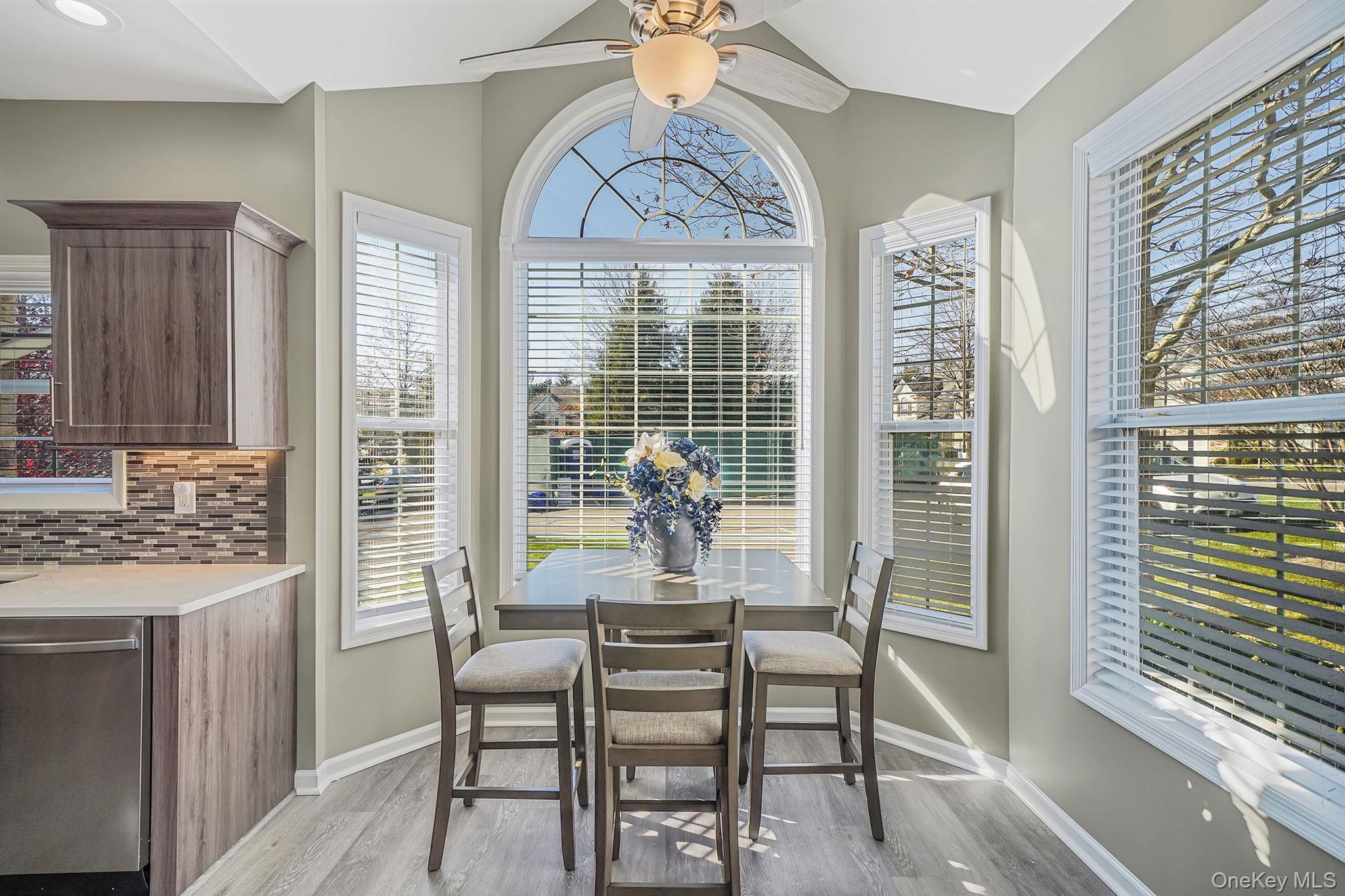 #6 photo, 96 Manitou Trail, מחוז סאפוק Kings Park , NY 11754