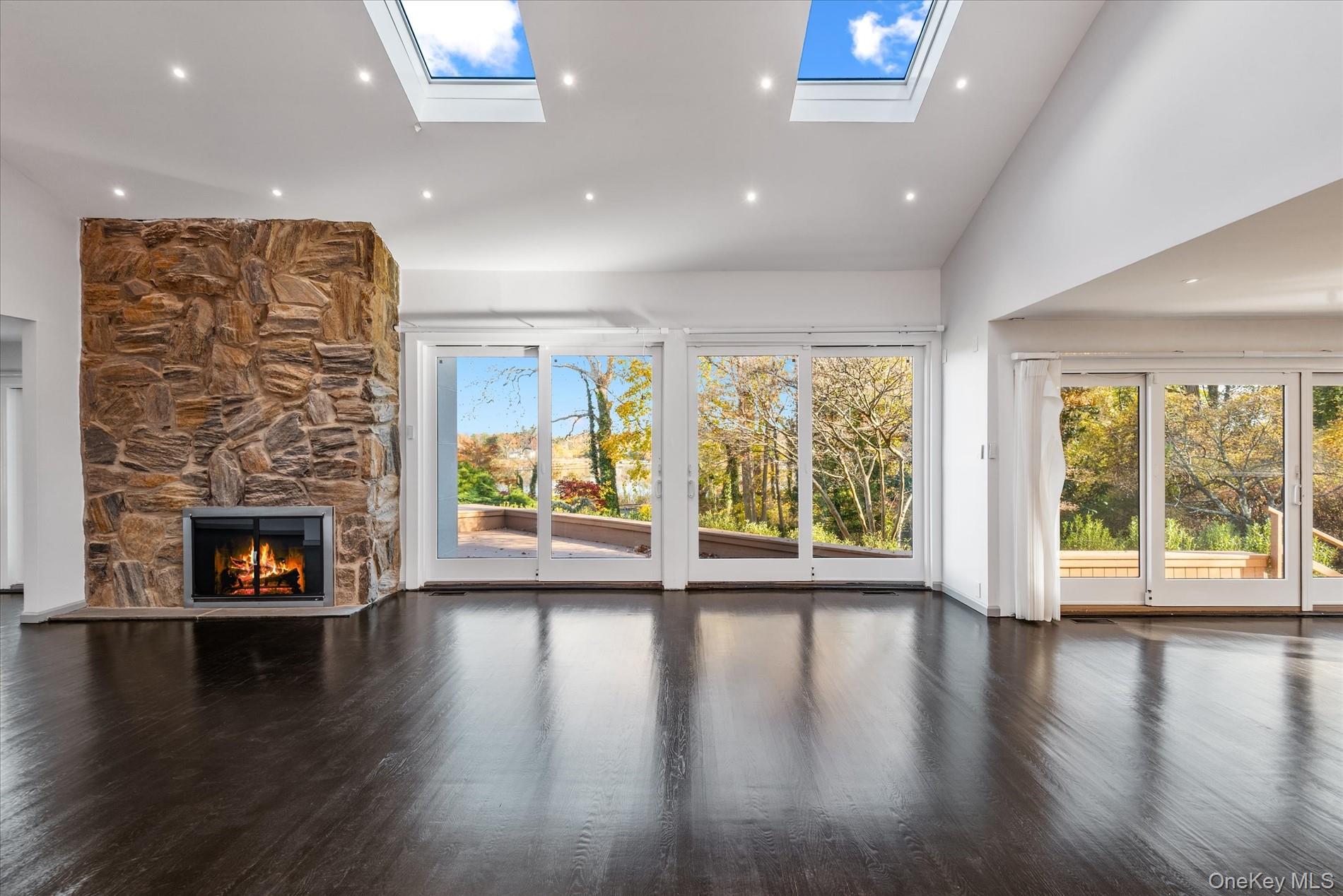 #9 photo, 369 E Shore Road, Great Neck , NY 11024