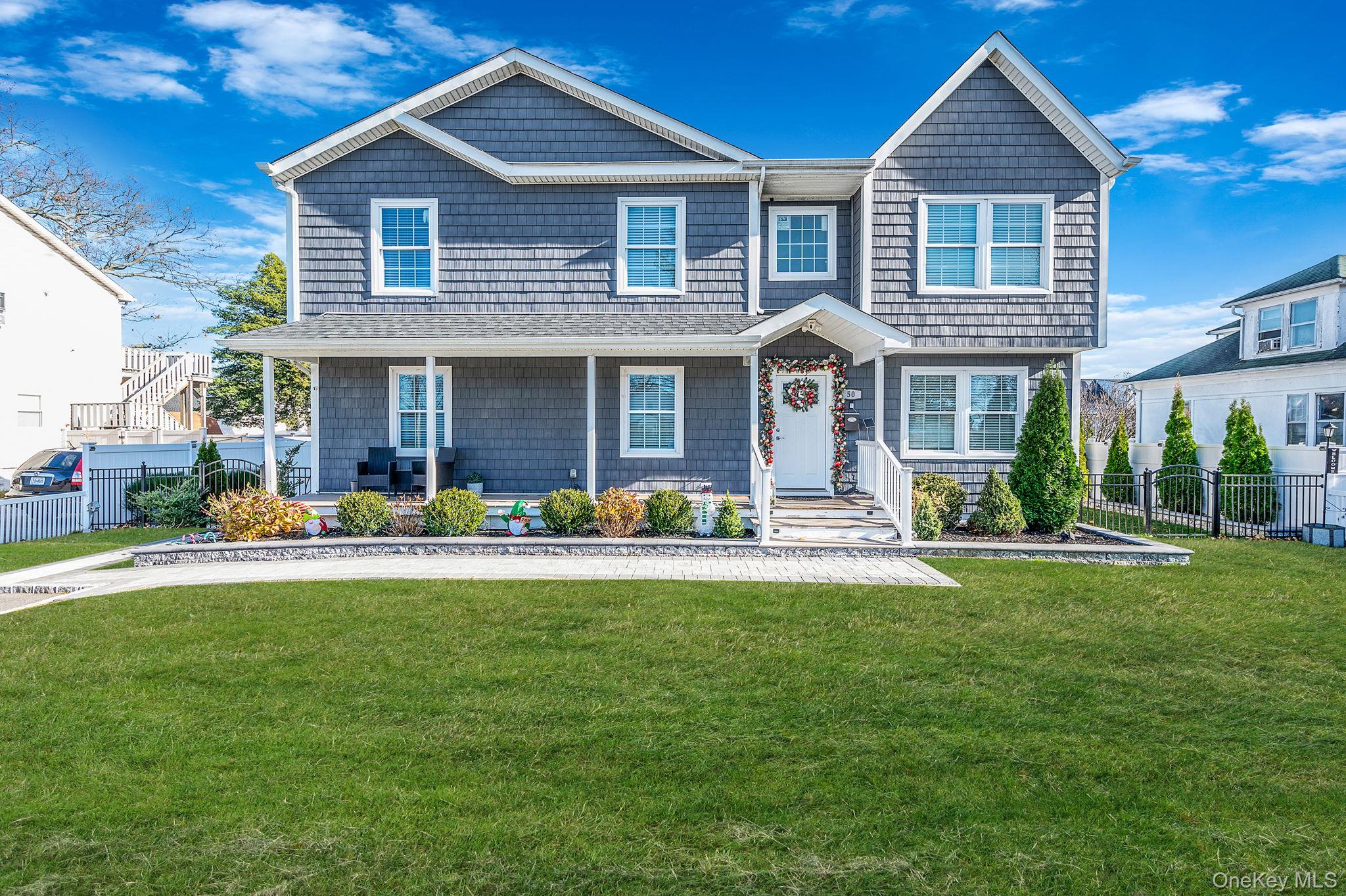 #1 photo, 50 Verazzano Avenue, מחוז סאפוק Copiague , NY 11726