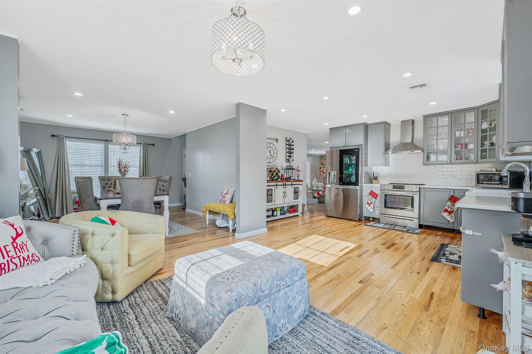 #11 photo, 50 Verazzano Avenue, מחוז סאפוק Copiague , NY 11726