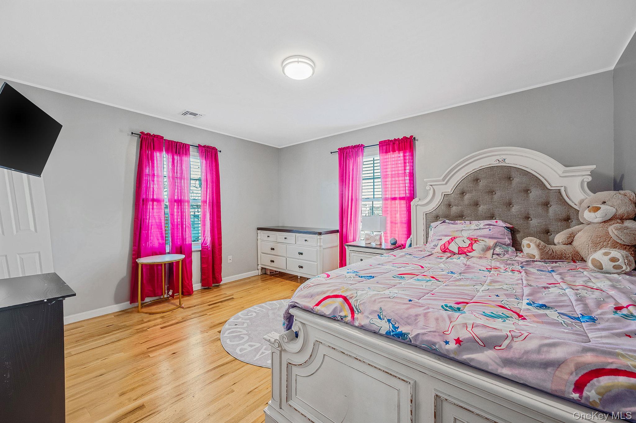 #19 photo, 50 Verazzano Avenue, מחוז סאפוק Copiague , NY 11726