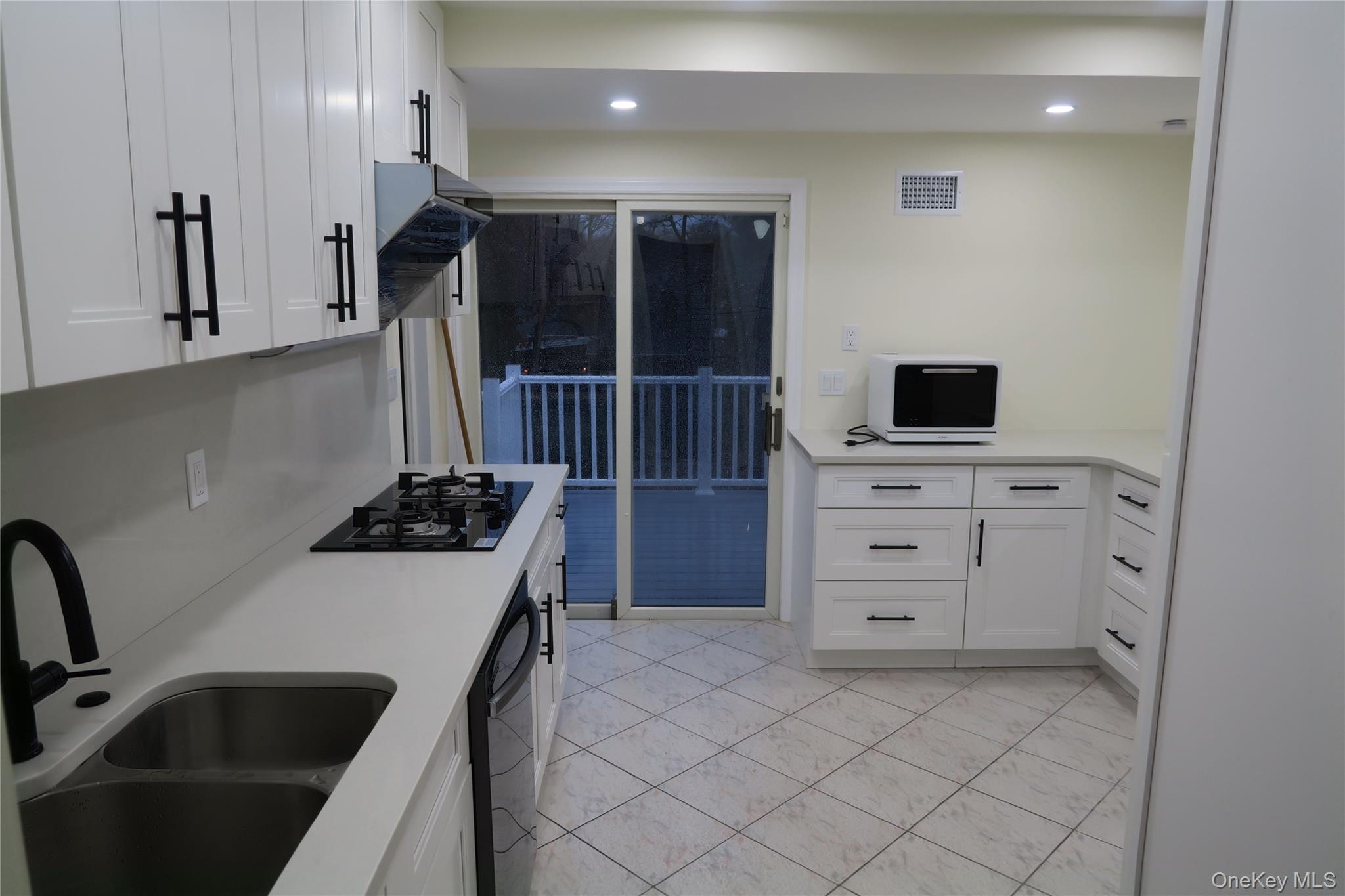 #5 photo, 27 Heron Lane, Commack , NY 11725