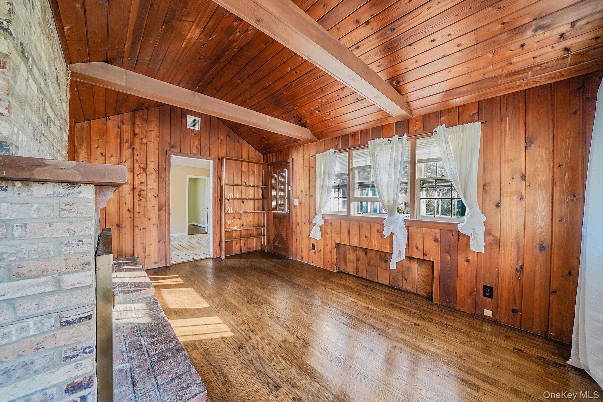 #12 photo, 91 Tower Street, 东长岛 Sayville , NY 11782