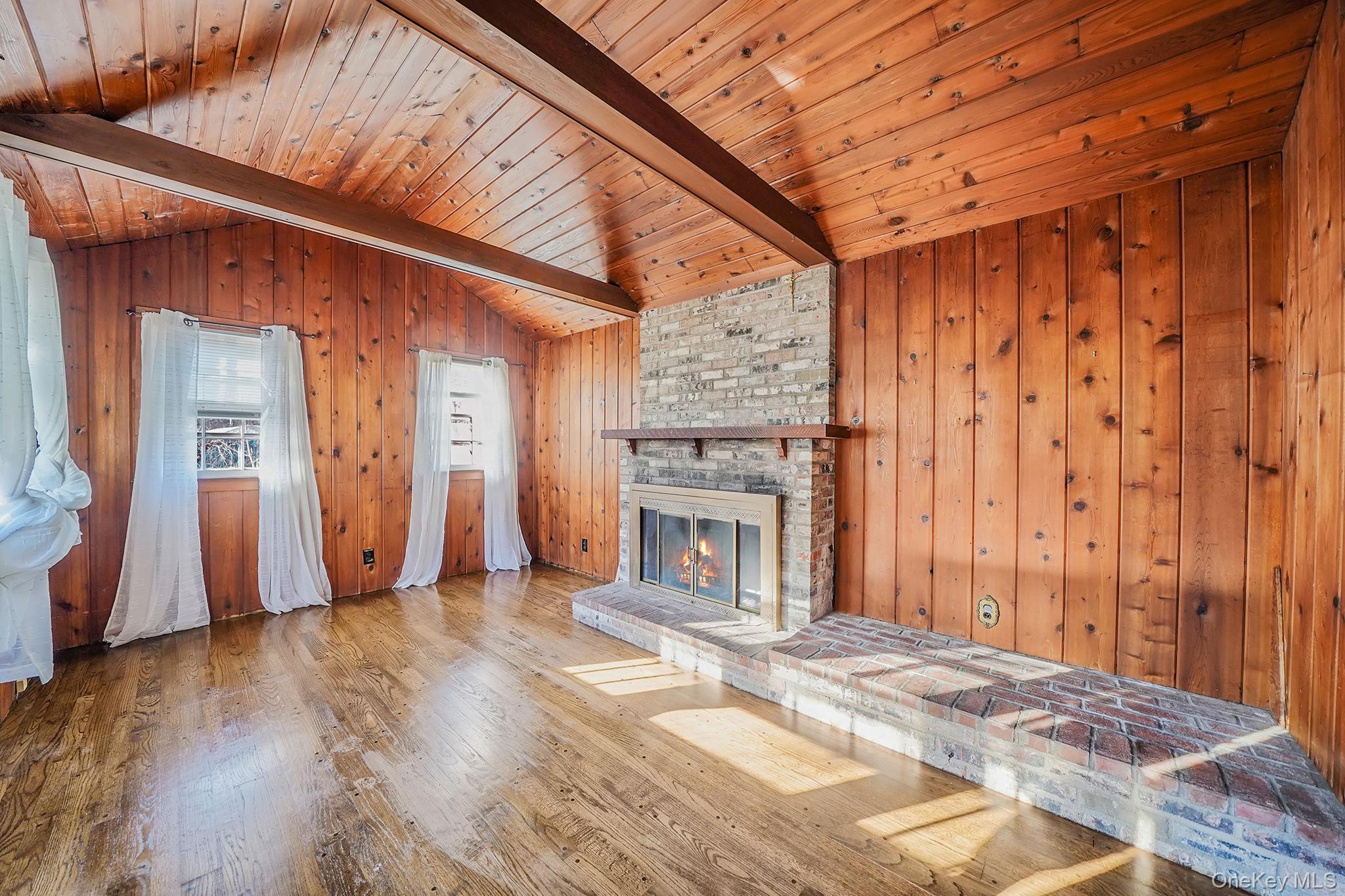 #13 photo, 91 Tower Street, 东长岛 Sayville , NY 11782