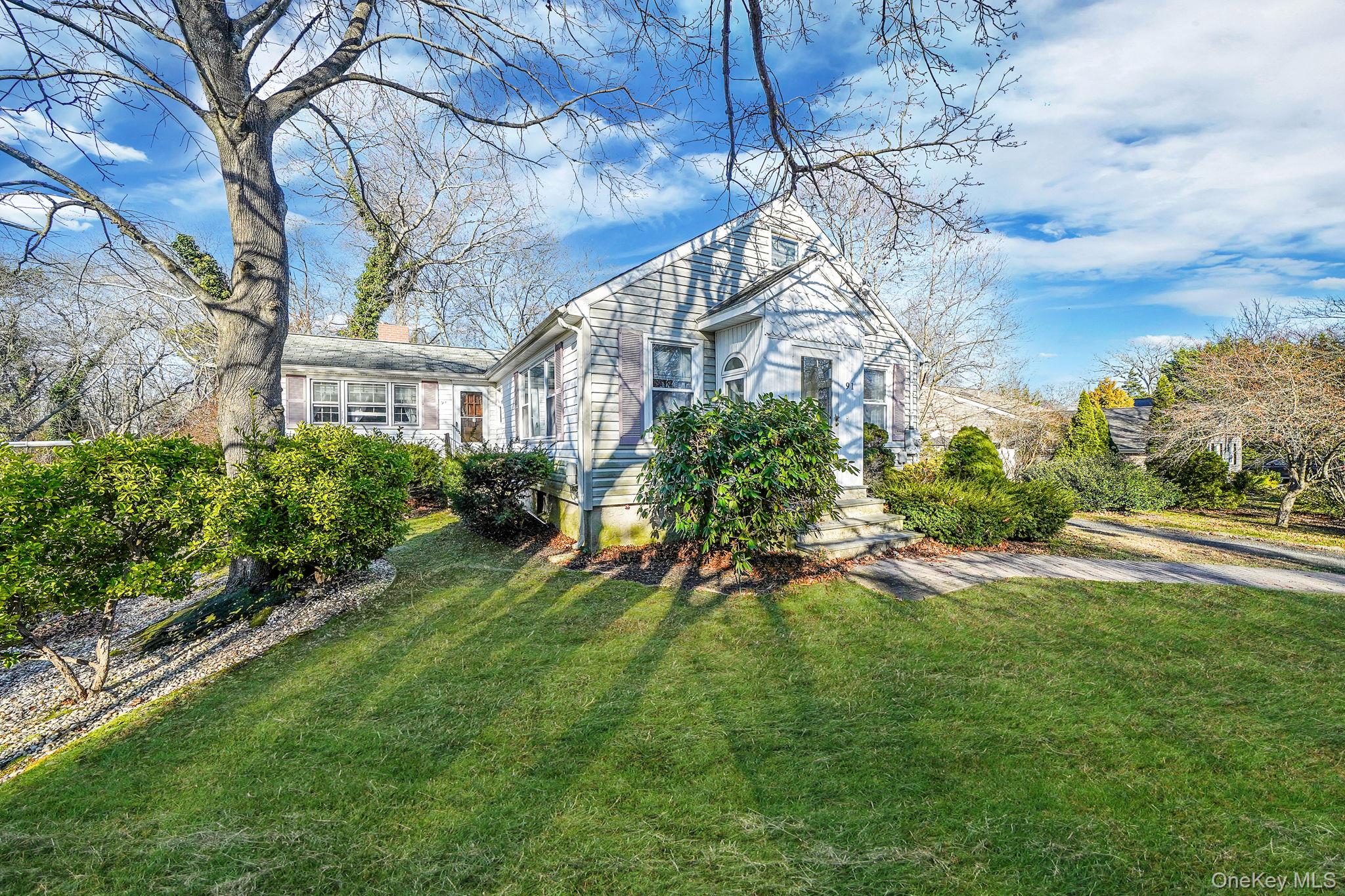 #2 photo, 91 Tower Street, 东长岛 Sayville , NY 11782