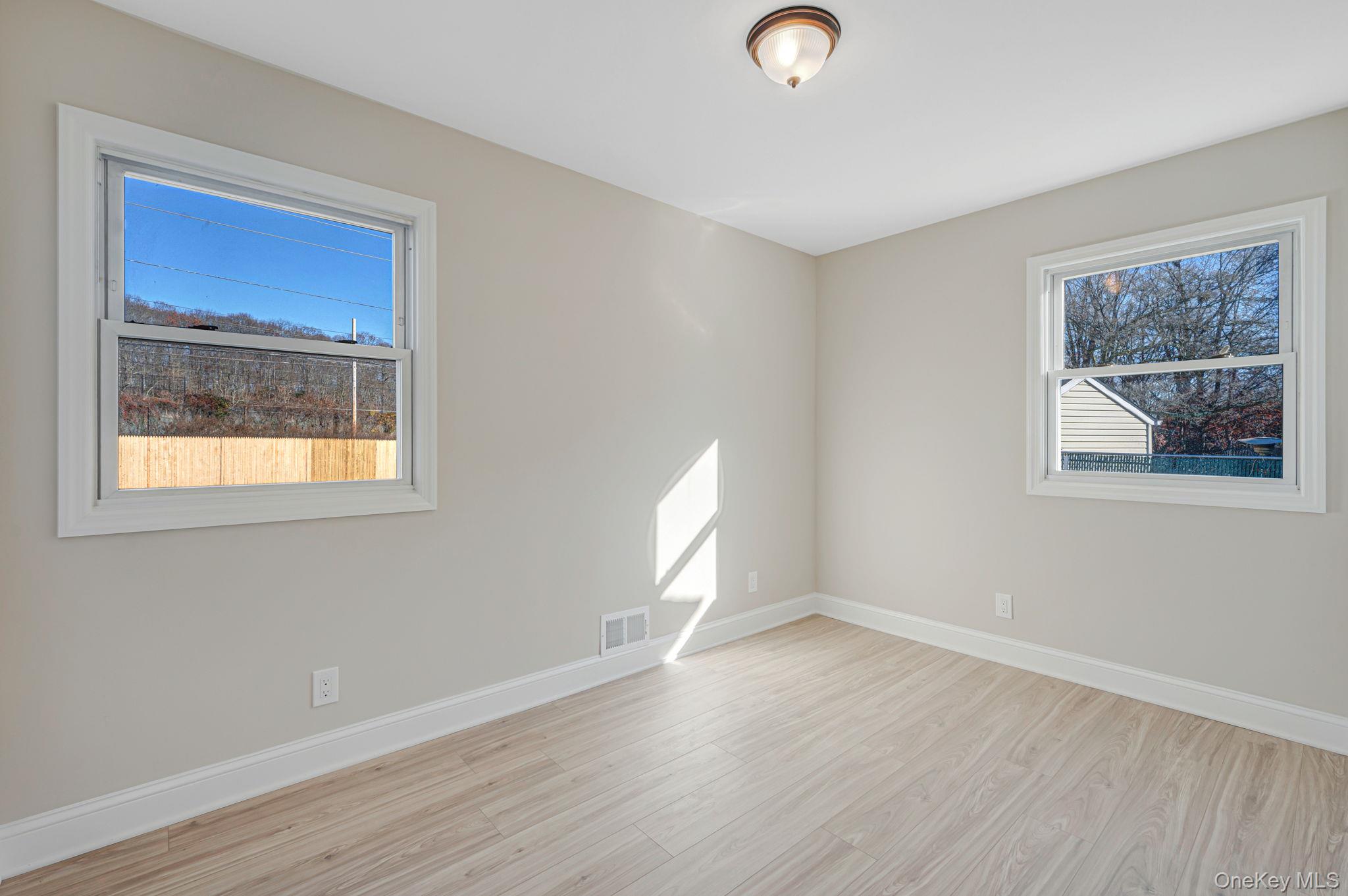 #10 photo, 23 Cullen Drive, 东长岛 East Northport , NY 11731