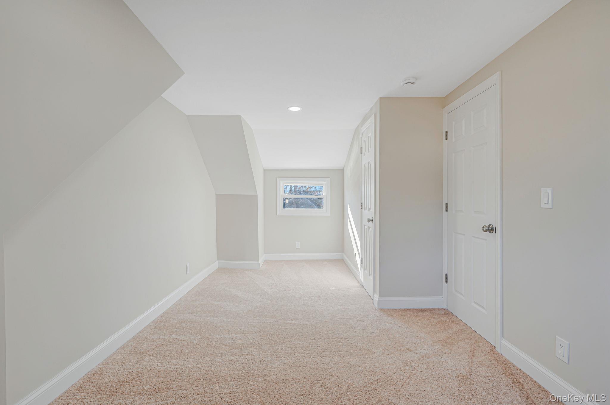 #15 photo, 23 Cullen Drive, 东长岛 East Northport , NY 11731