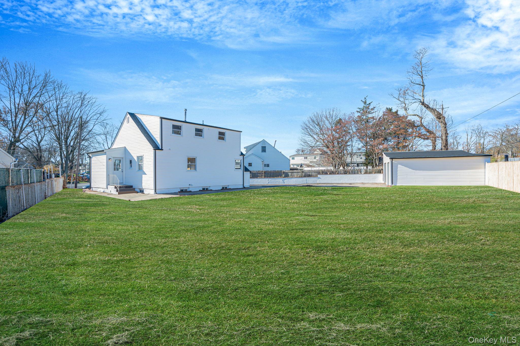 #20 photo, 23 Cullen Drive, 东长岛 East Northport , NY 11731