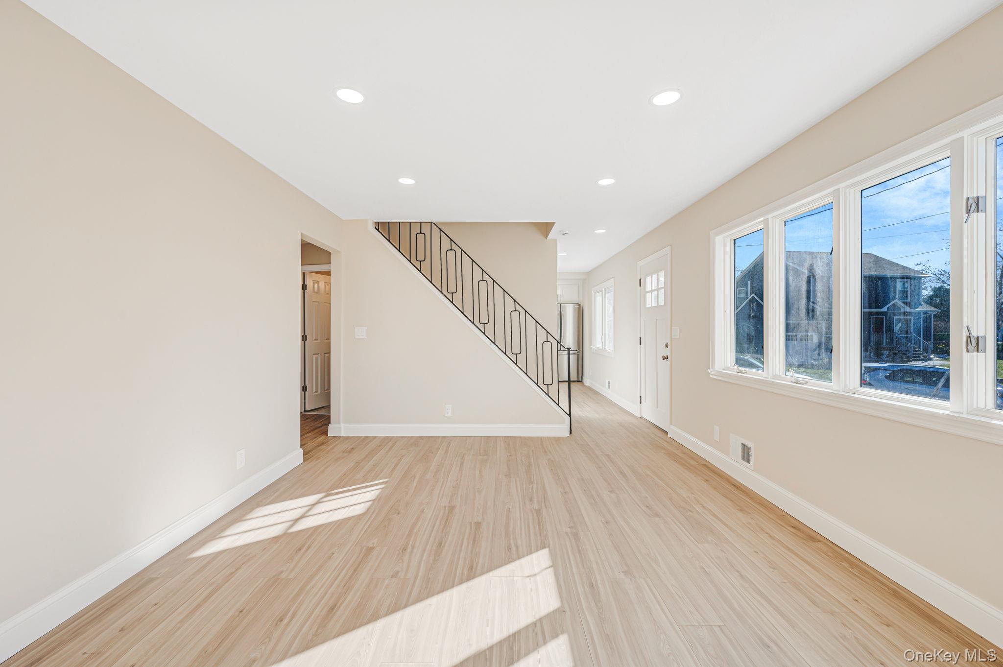 #3 photo, 23 Cullen Drive, 东长岛 East Northport , NY 11731