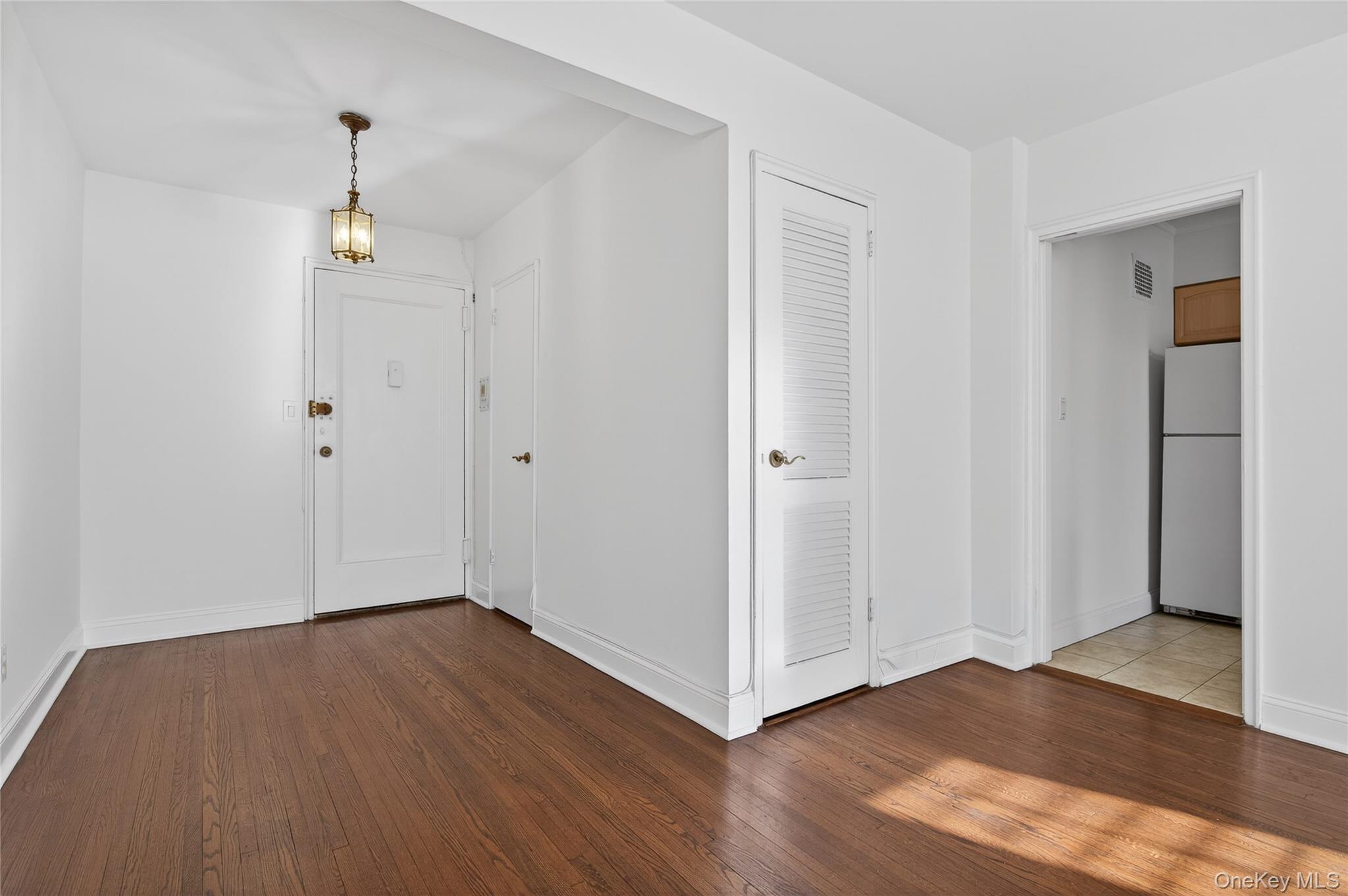 #3 photo, 366 Stewart Avenue, 长岛 花园城 Garden City , NY 11530