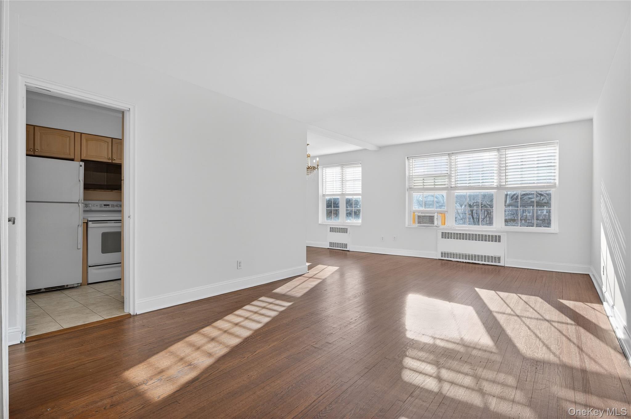 #4 photo, 366 Stewart Avenue, 长岛 花园城 Garden City , NY 11530