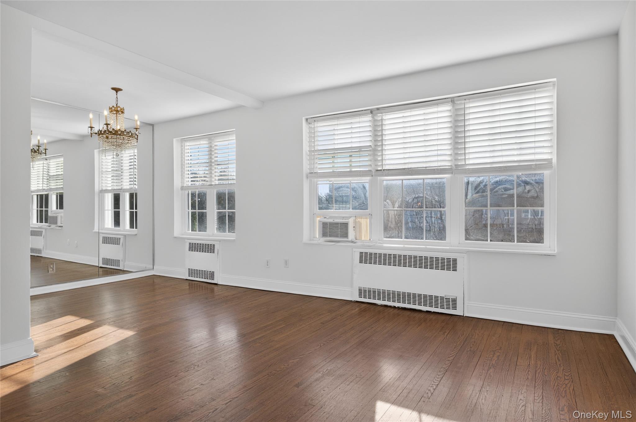 #5 photo, 366 Stewart Avenue, 长岛 花园城 Garden City , NY 11530