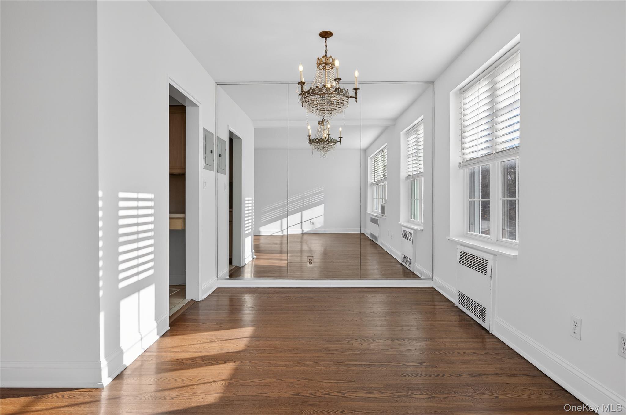 #7 photo, 366 Stewart Avenue, 长岛 花园城 Garden City , NY 11530