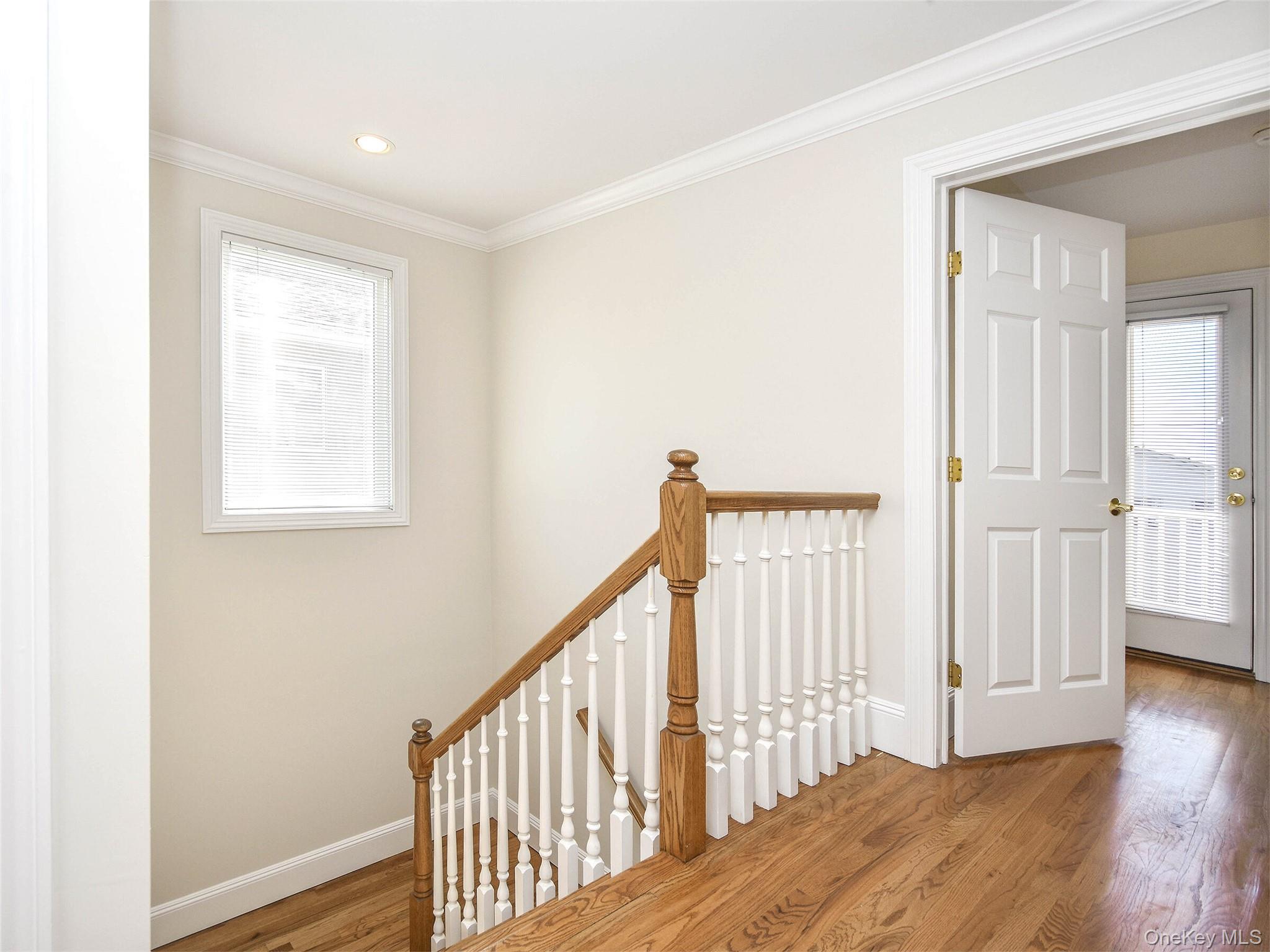 #13 photo, 24B Sintsink Dr W, 롱 아일랜드 Port Washington , NY 11050