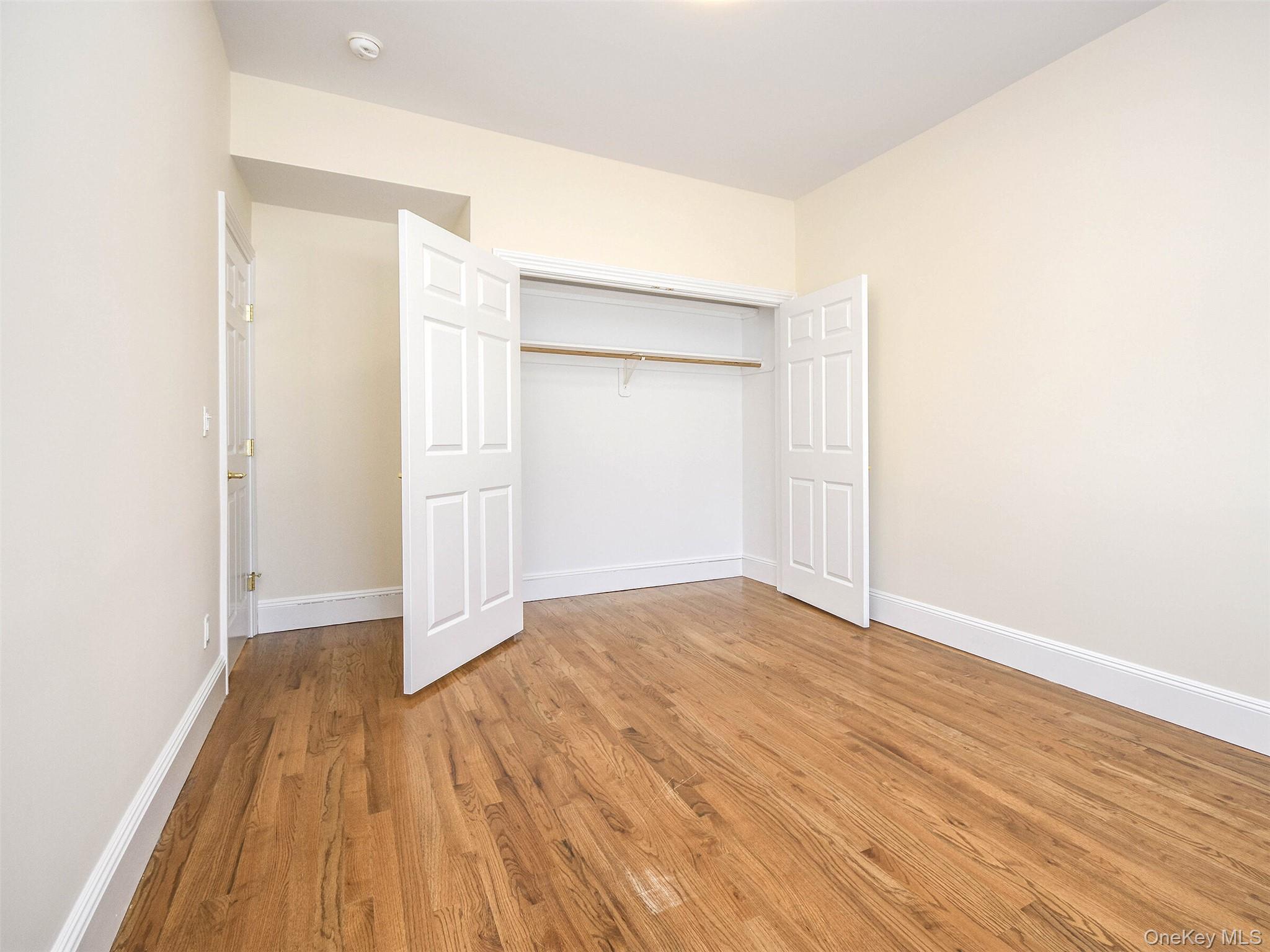 #15 photo, 24B Sintsink Dr W, 롱 아일랜드 Port Washington , NY 11050