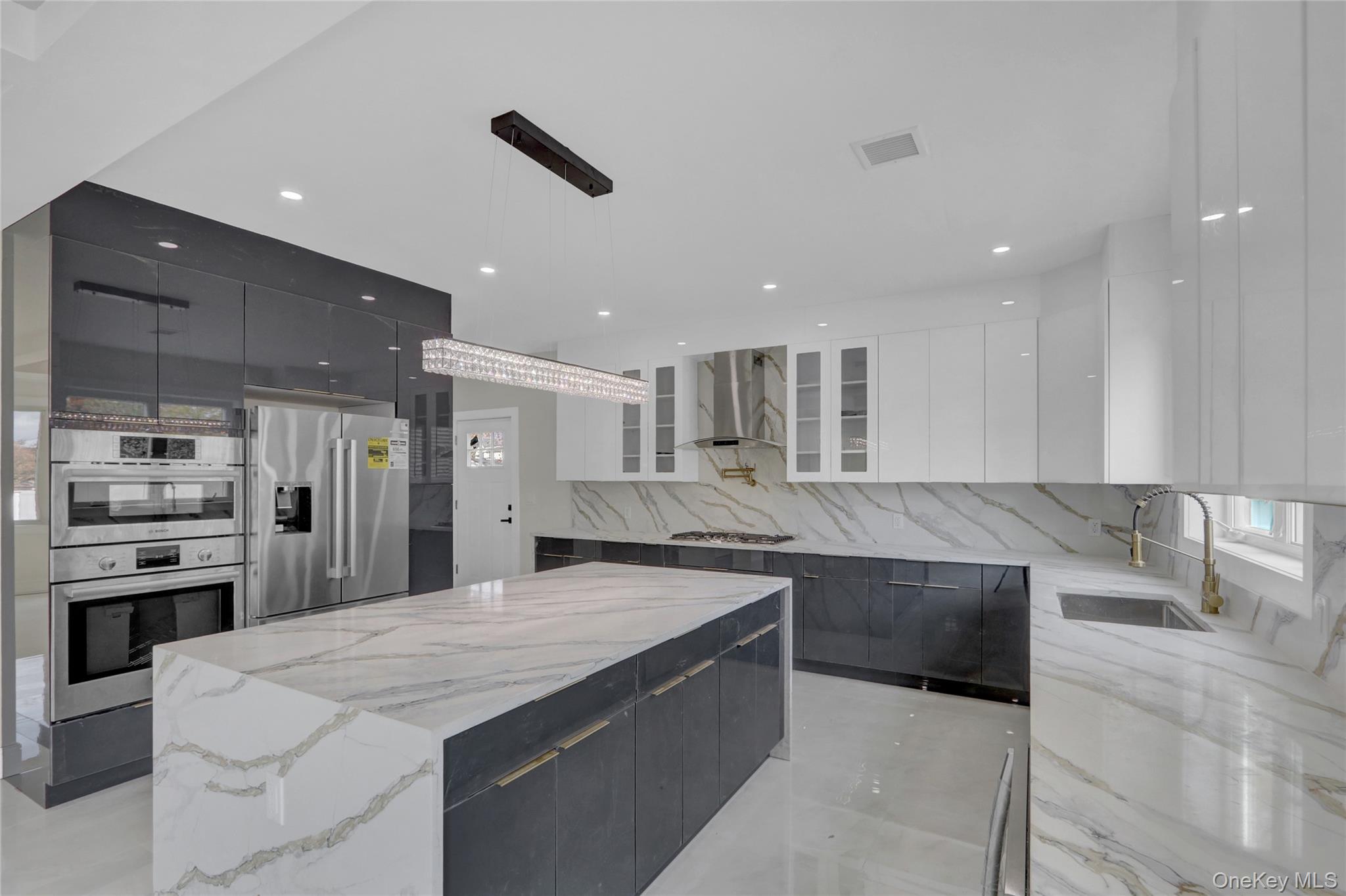 #12 photo, 1 Gleaner Lane, Levittown , NY 11756