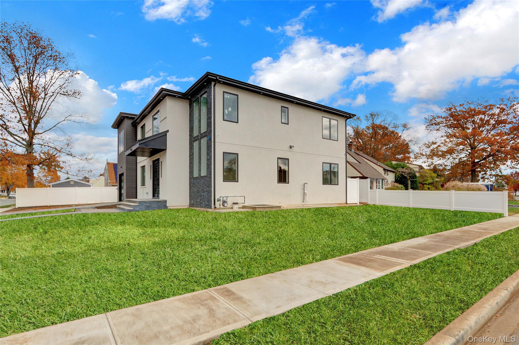 #5 photo, 1 Gleaner Lane, Levittown , NY 11756