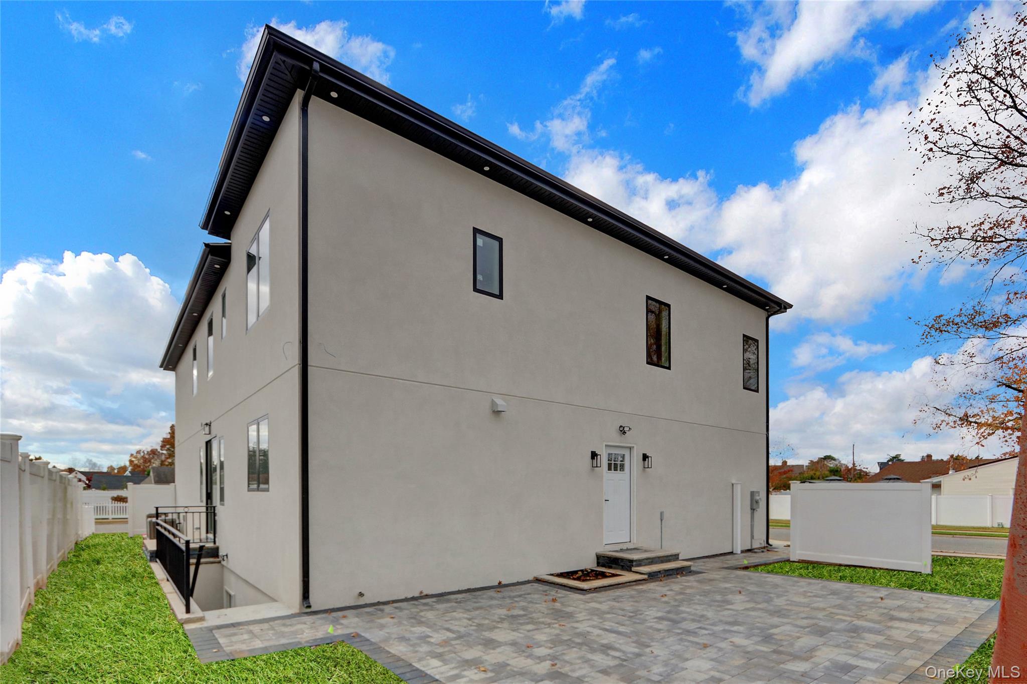 #7 photo, 1 Gleaner Lane, Levittown , NY 11756