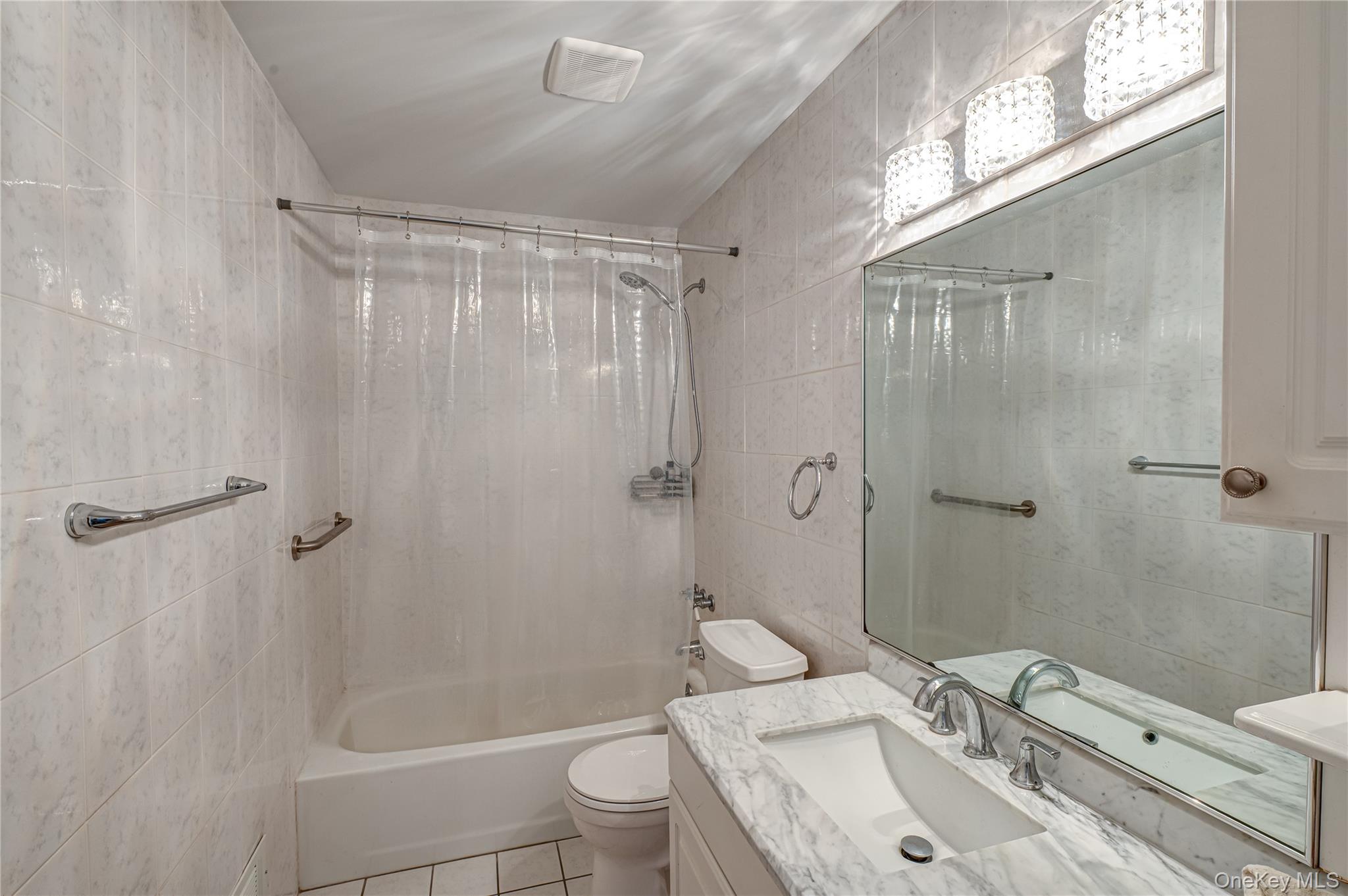 #12 photo, 5 Fiore Court, Saint James , NY 11780