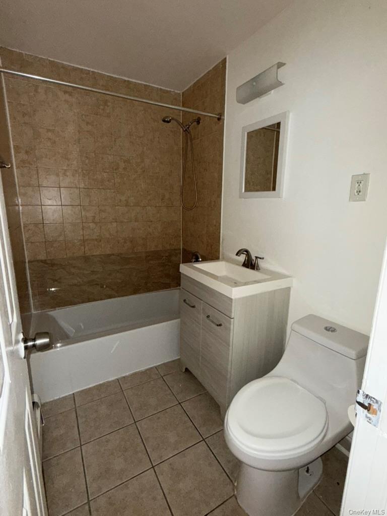 #16 photo, 459 Central Avenue, הברונקס Brooklyn , NY 11221